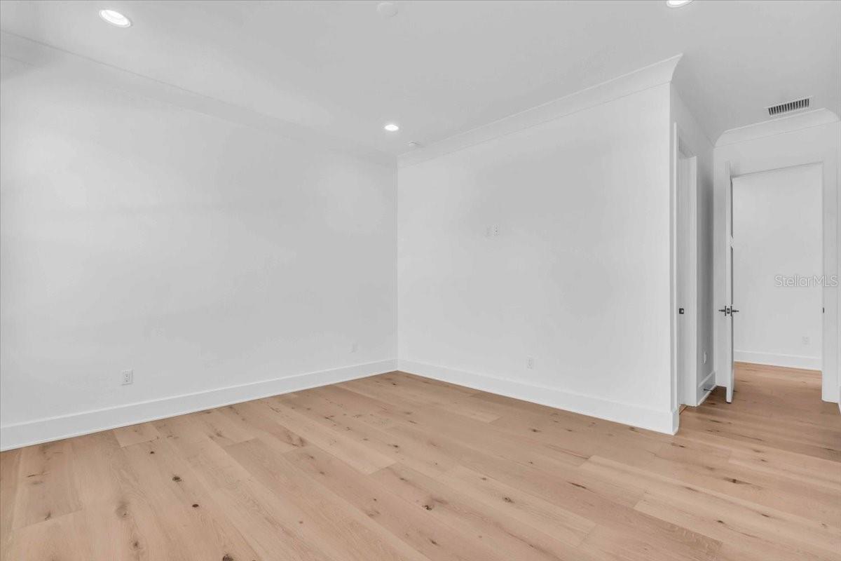 4607 W LAMB AVE, TAMPA, FL, 33629