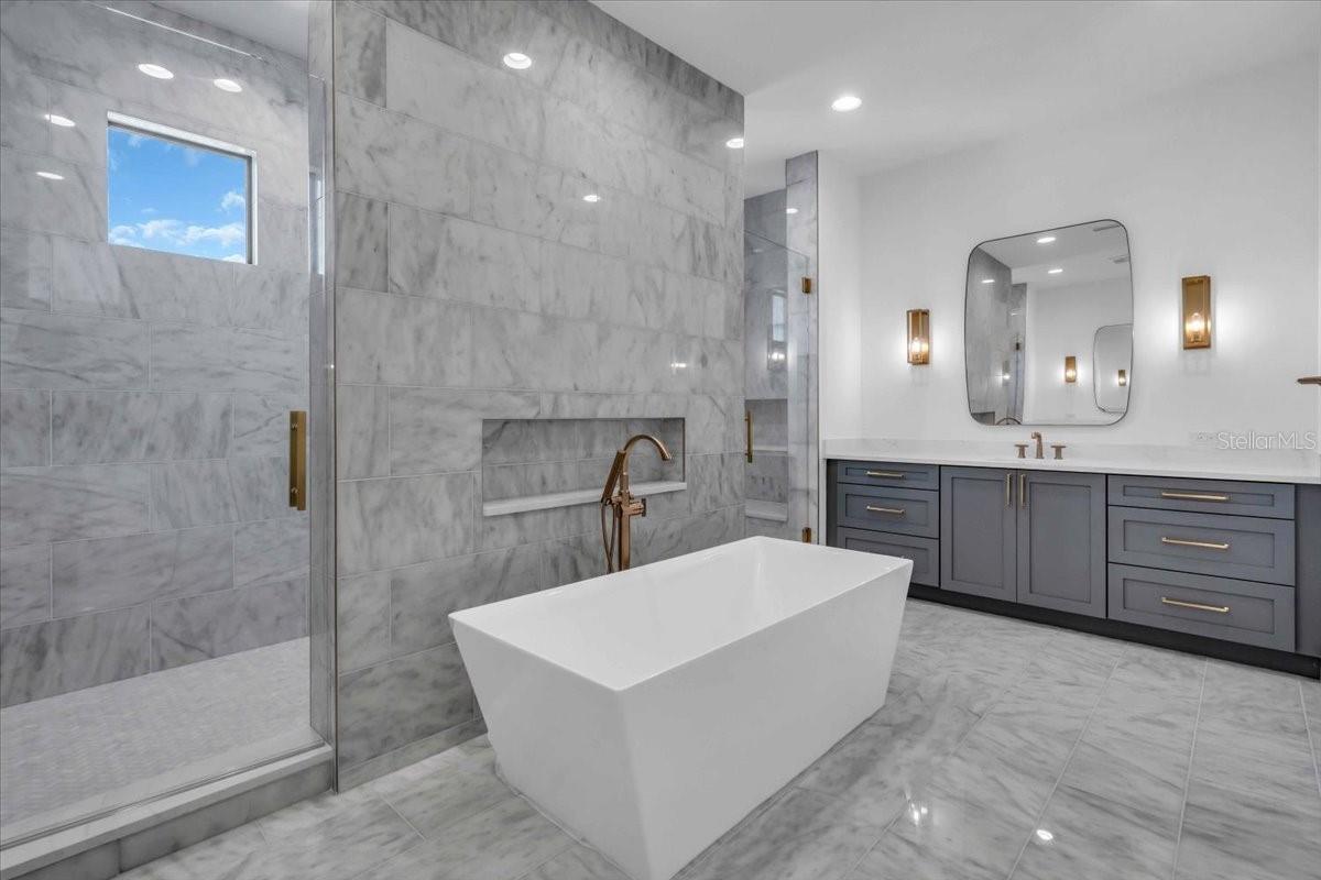 4607 W LAMB AVE, TAMPA, FL, 33629