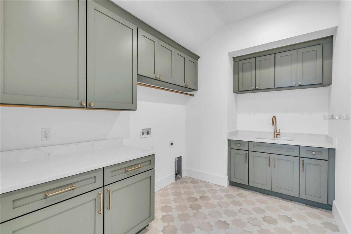 4607 W LAMB AVE, TAMPA, FL, 33629