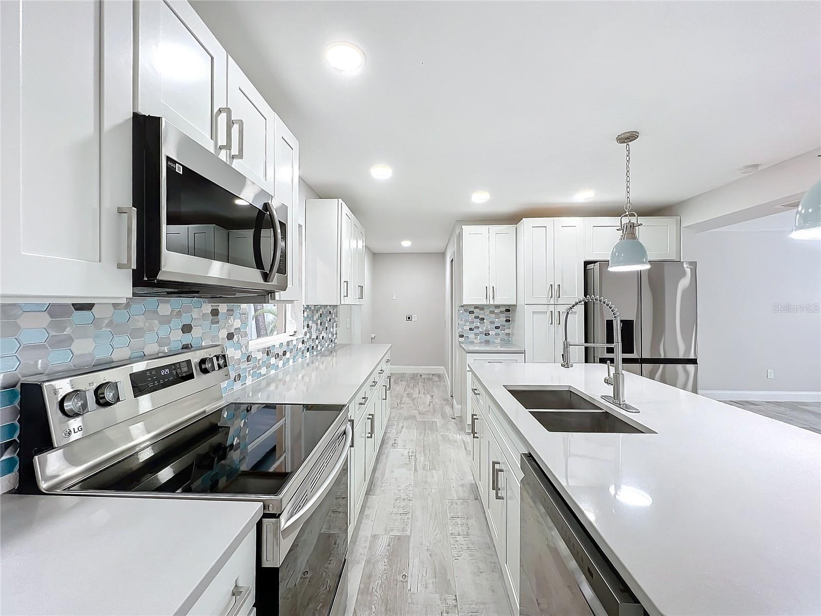 2107 PINE TER, SARASOTA, FL, 34231