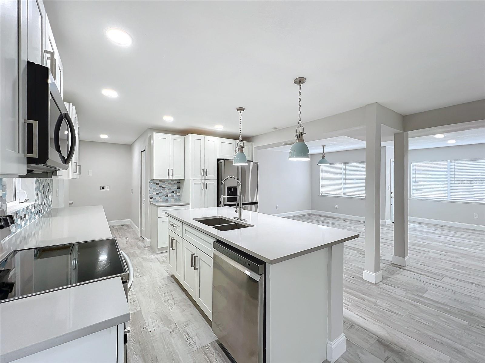 2107 PINE TER, SARASOTA, FL, 34231