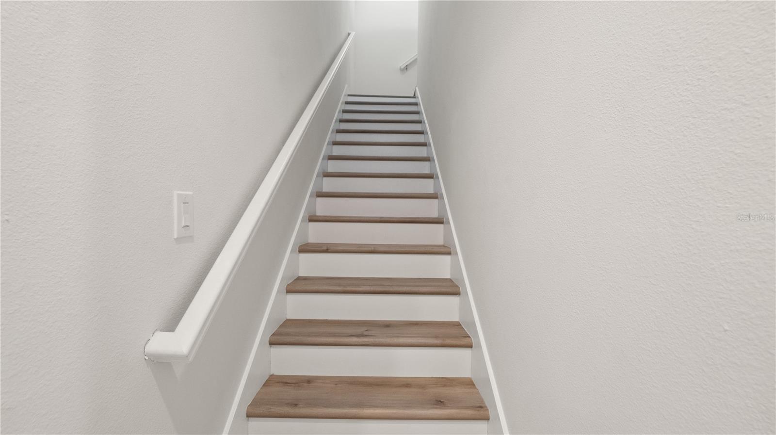 8946 IVY STARK BLVD, WESLEY CHAPEL, FL, 33545