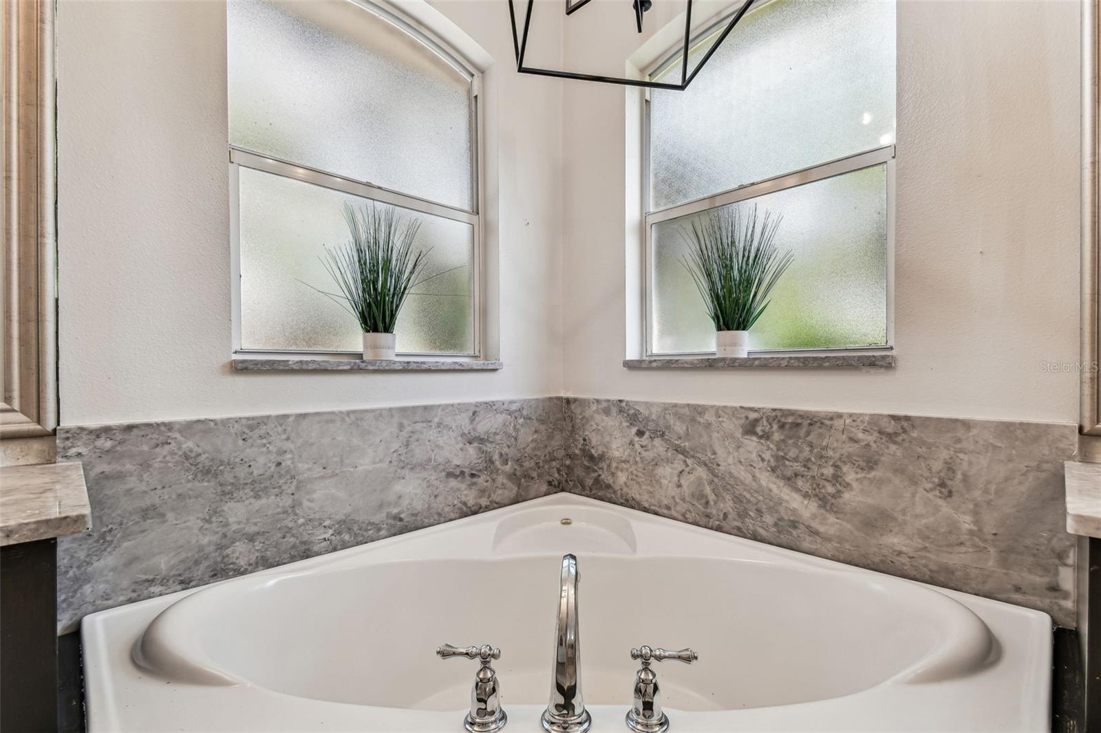 1816 CURRY RD, LUTZ, FL, 33549