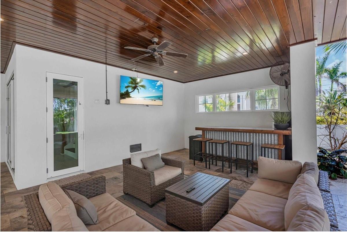 A4649861 Property Photo