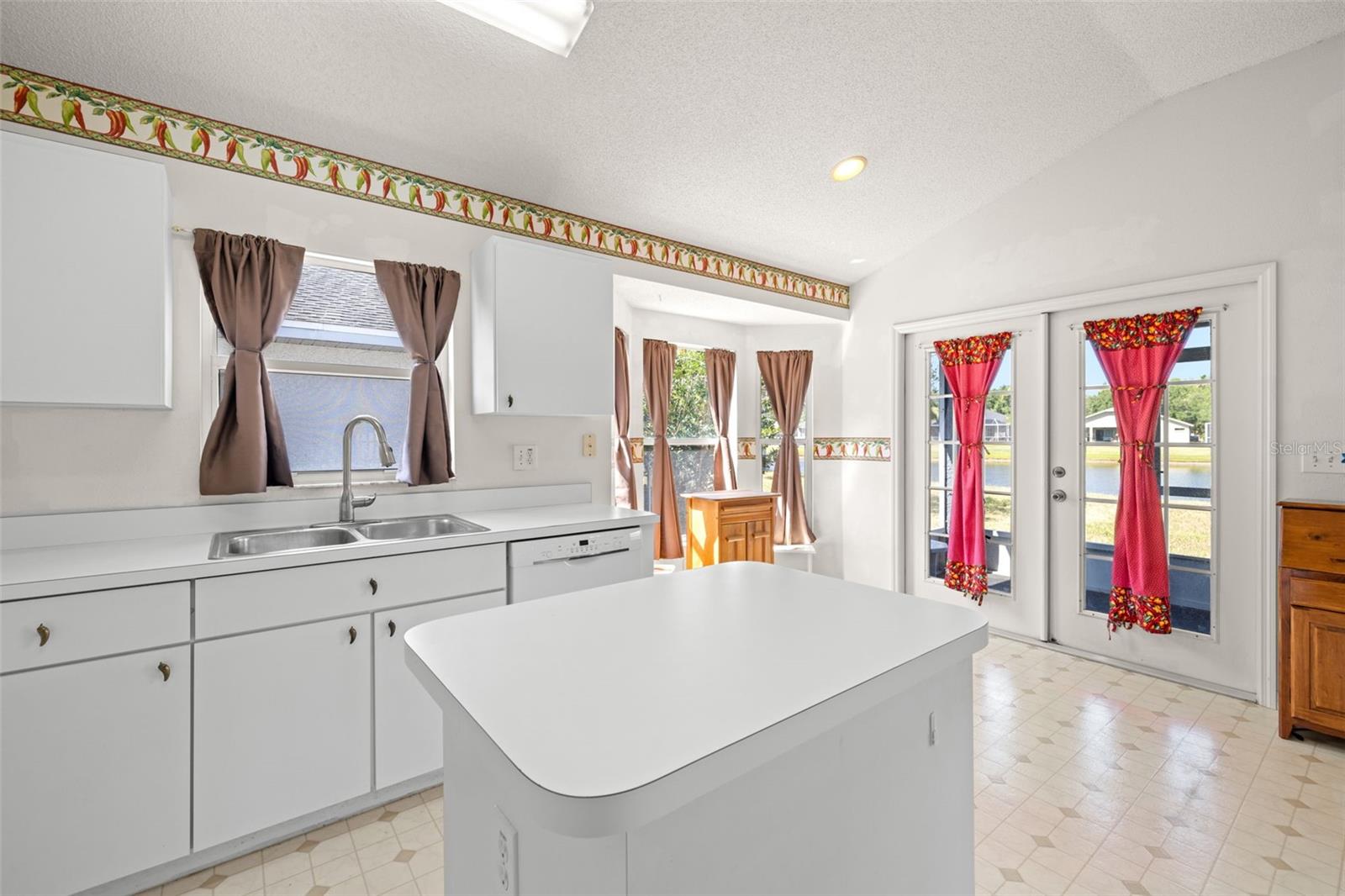 19505 MORDEN BLUSH DR, LUTZ, FL, 33558