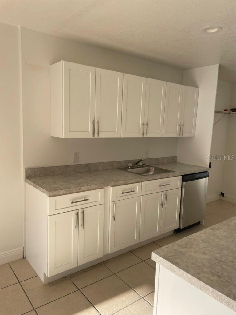 516 E ROSEWOOD LN, TAVARES, FL, 32778