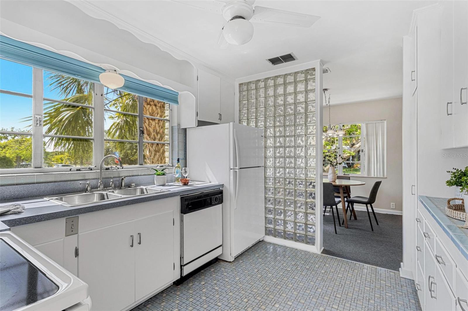 300 22ND AVE S, ST PETERSBURG, FL, 33705