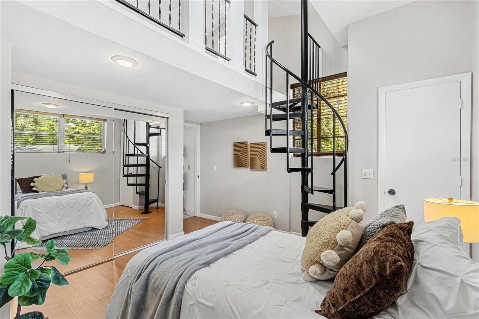 300 22ND AVE S, ST PETERSBURG, FL, 33705