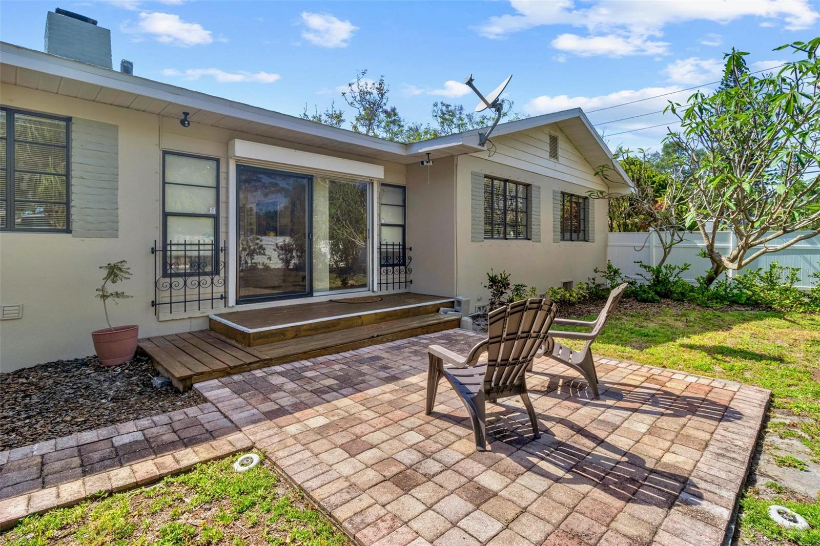 300 22ND AVE S, ST PETERSBURG, FL, 33705