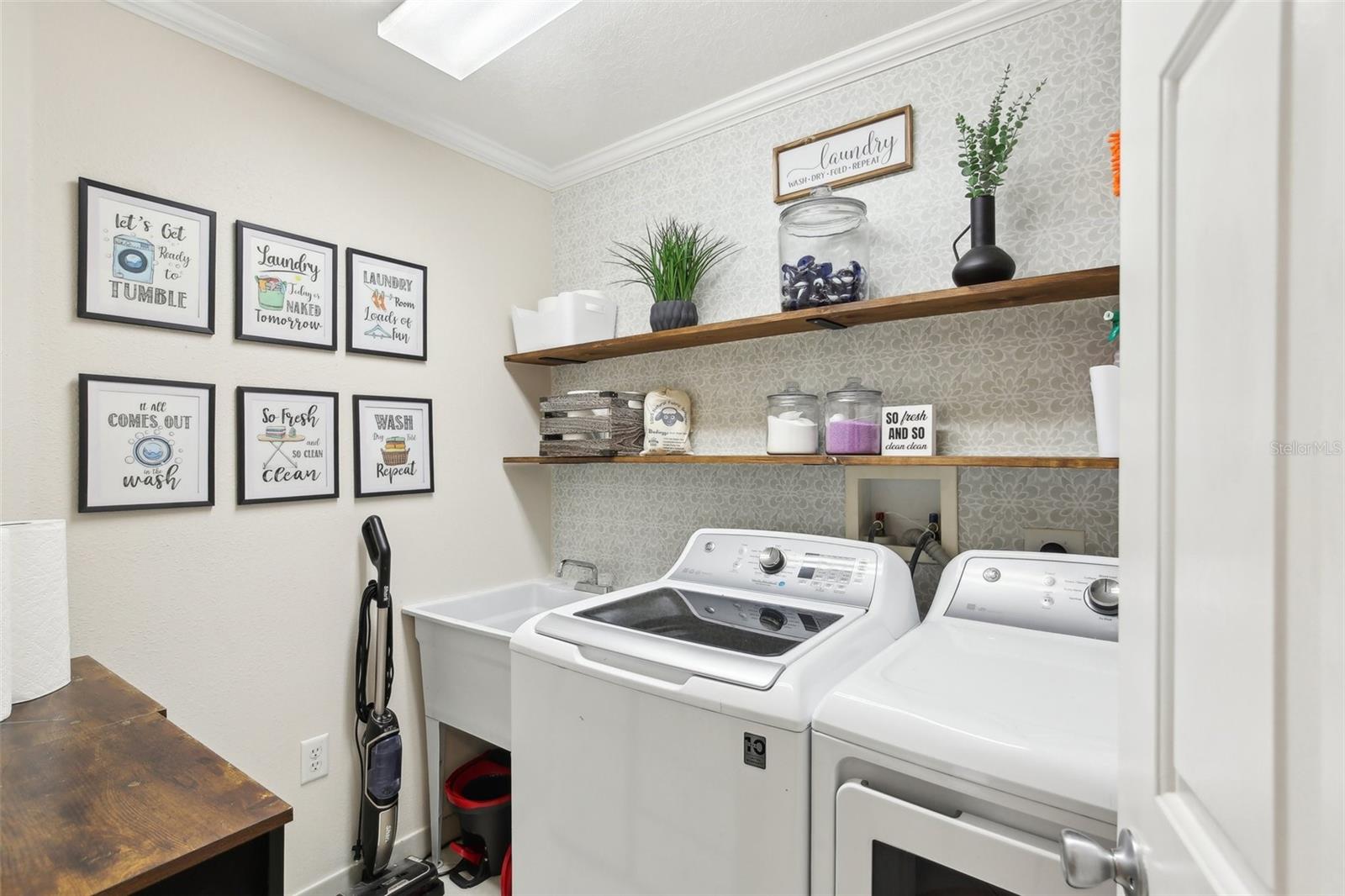 3176 DUANE AVE, OLDSMAR, FL, 34677