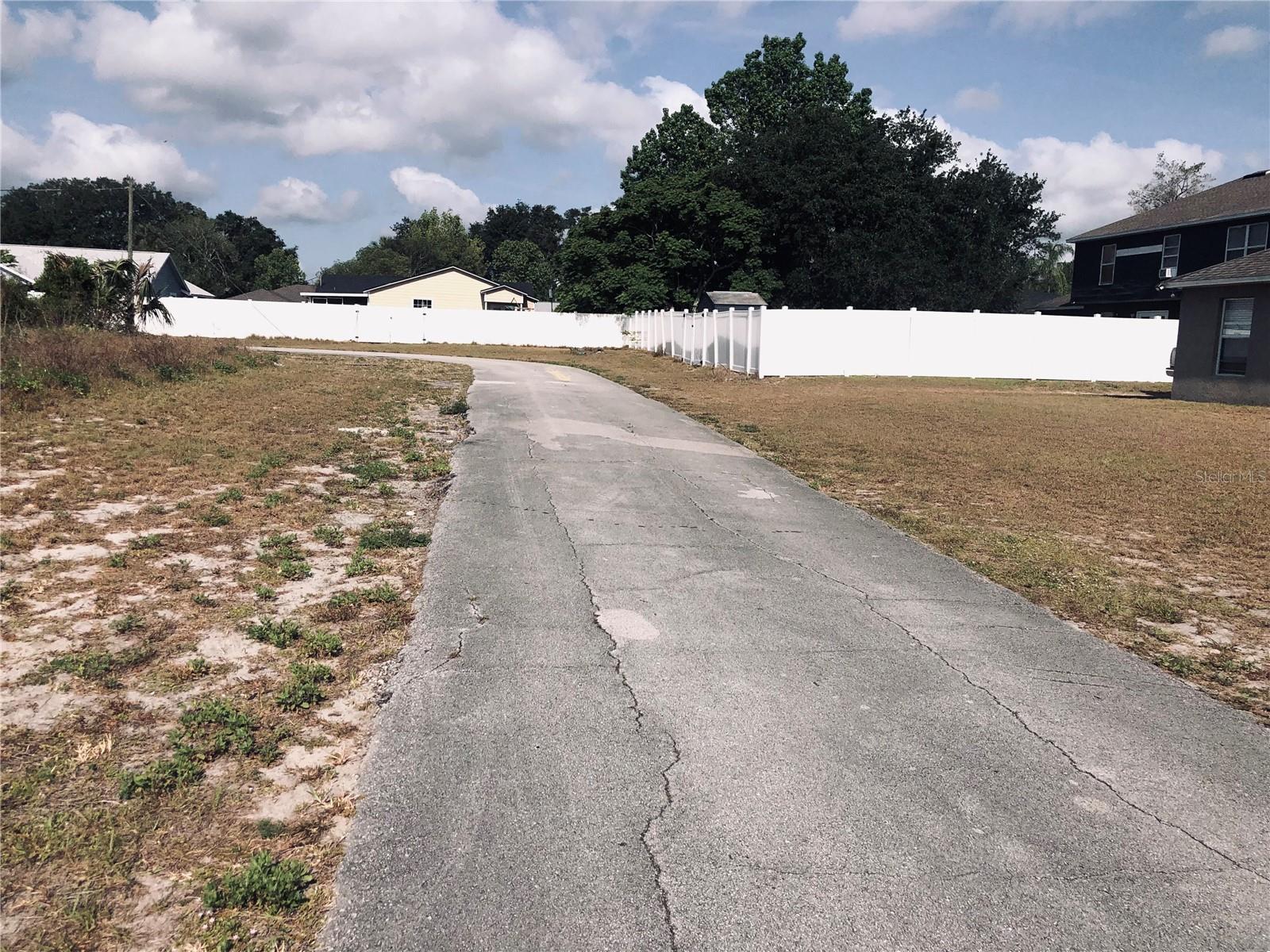 695 &7 01 HOWLAND BLVD, DELTONA, FL, 32738