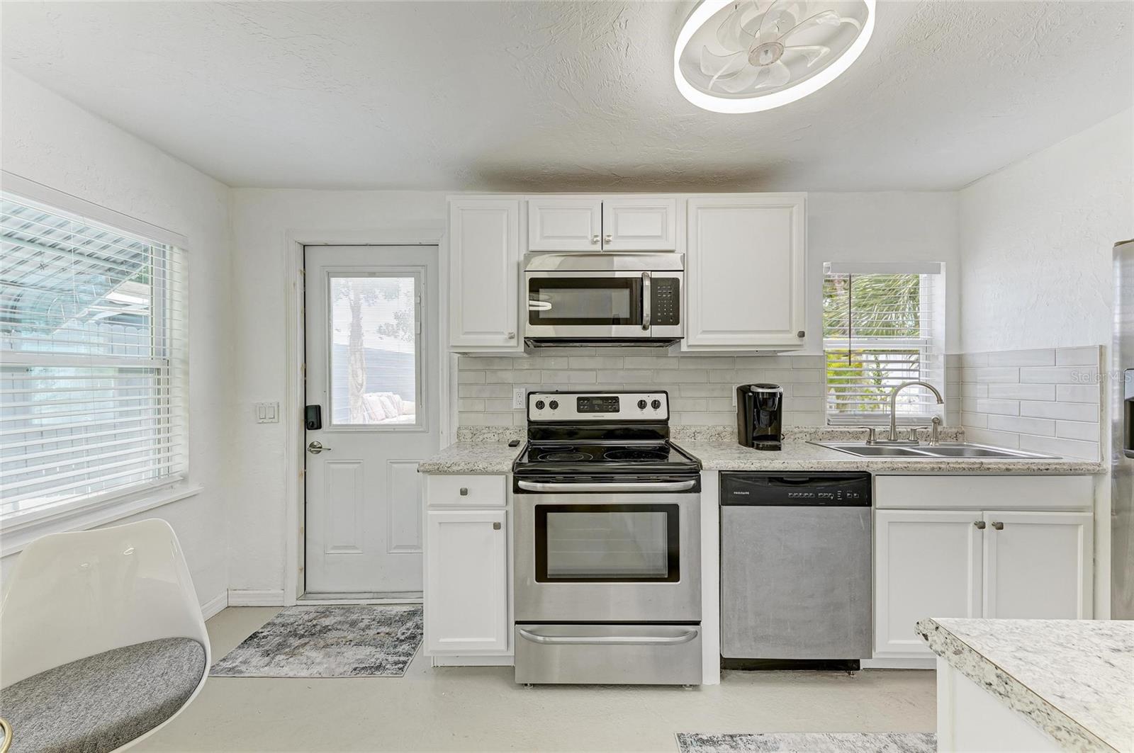 2031 OAK TER, SARASOTA, FL, 34231