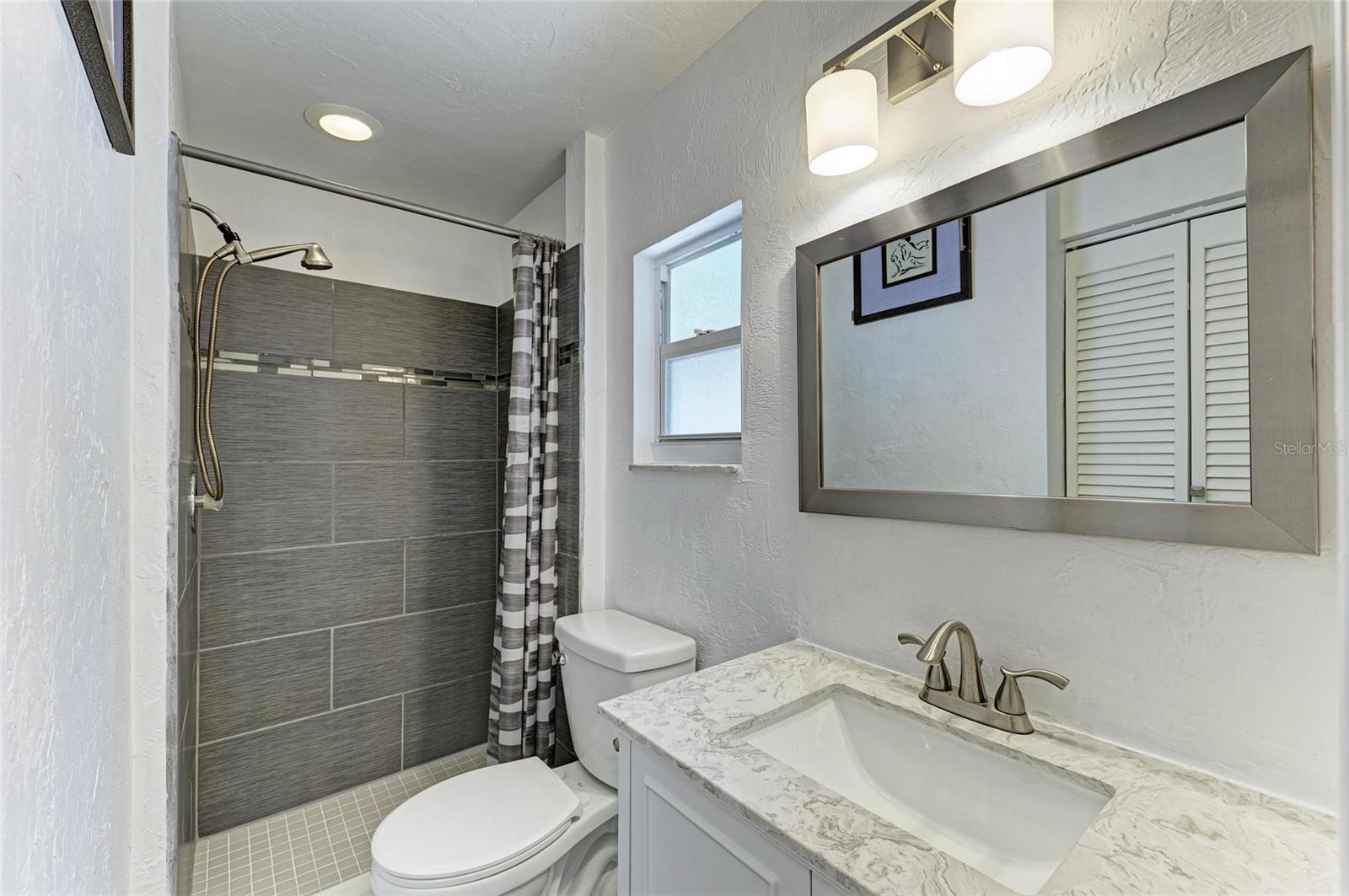 2031 OAK TER, SARASOTA, FL, 34231