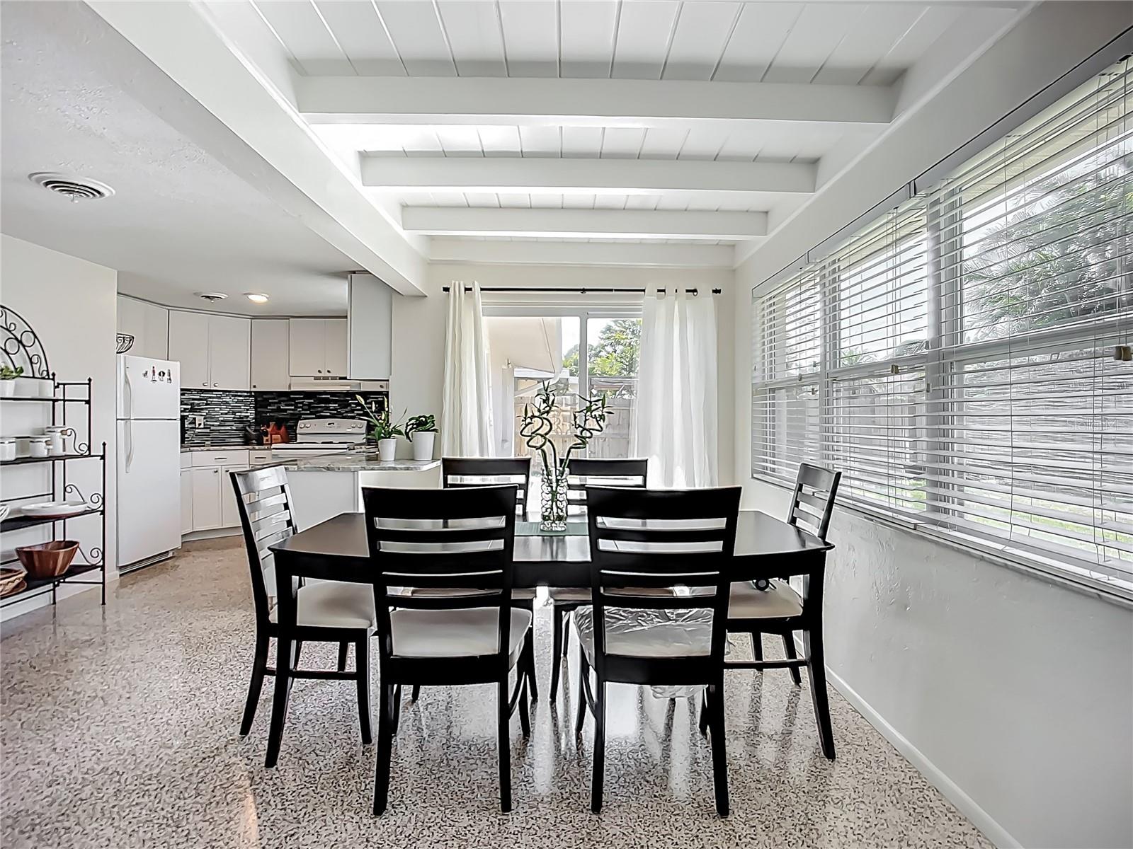 2108 LEE LN, SARASOTA, FL, 34231