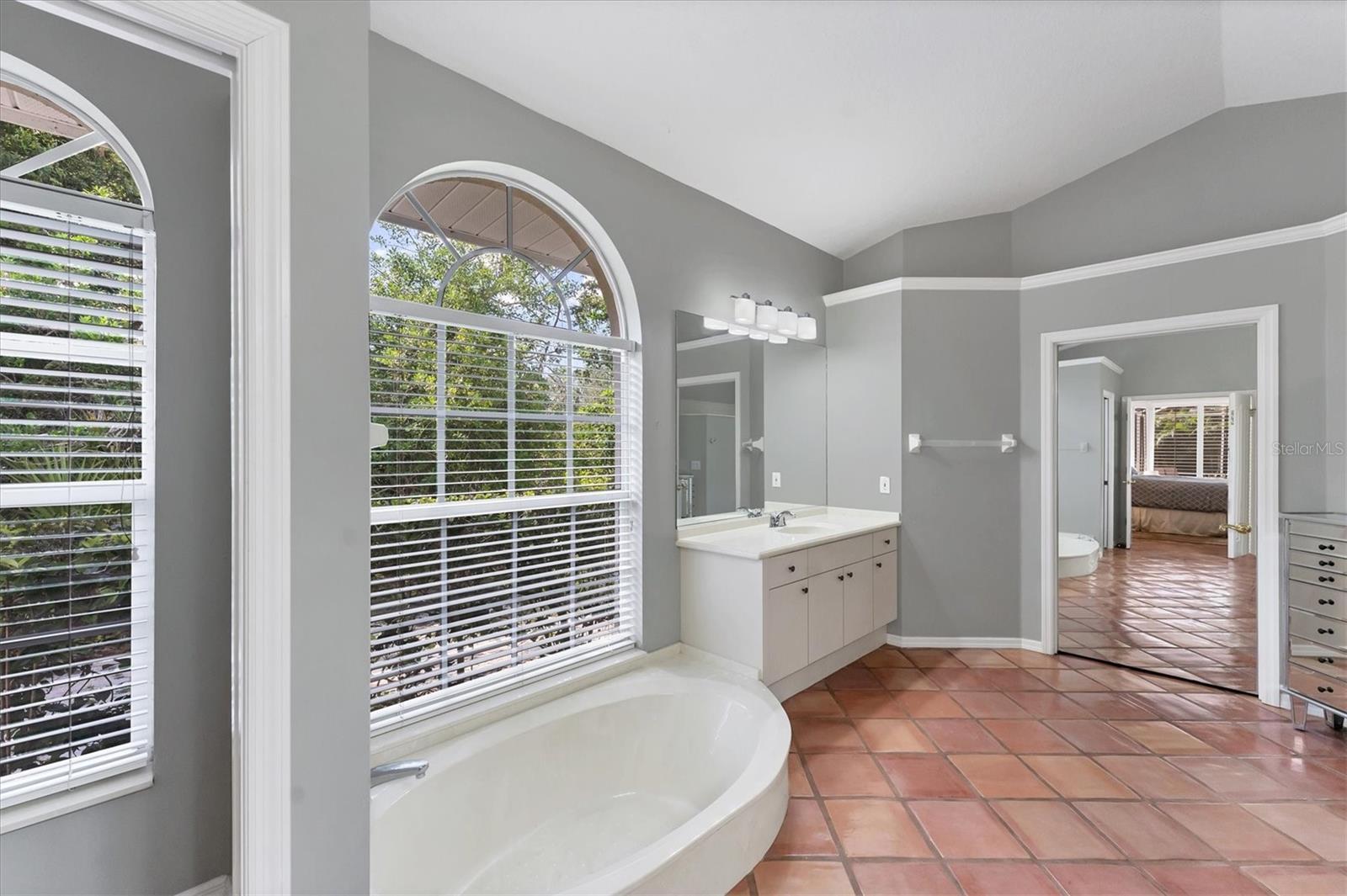A4649914 Property Photo