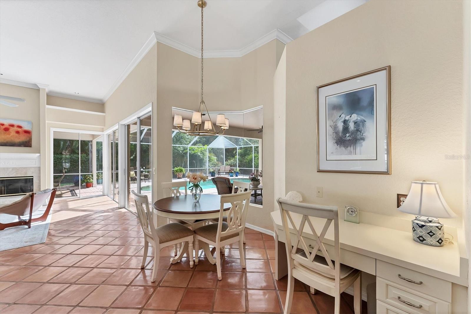 A4649914 Property Photo