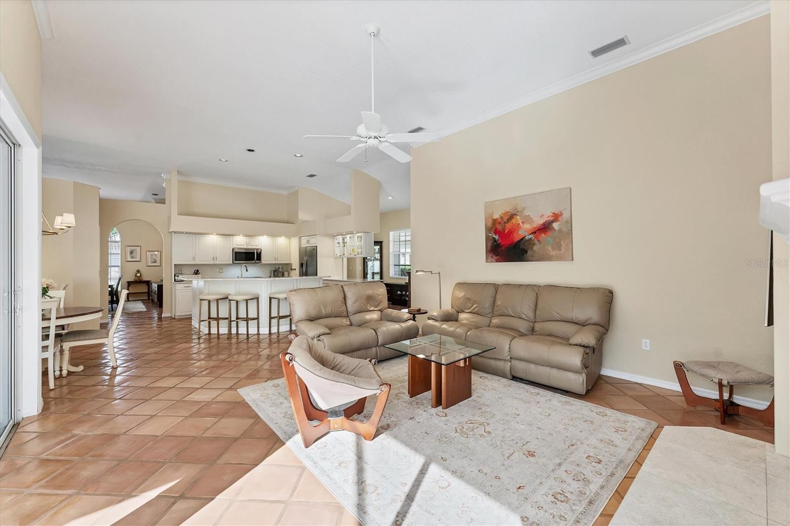 A4649914 Property Photo