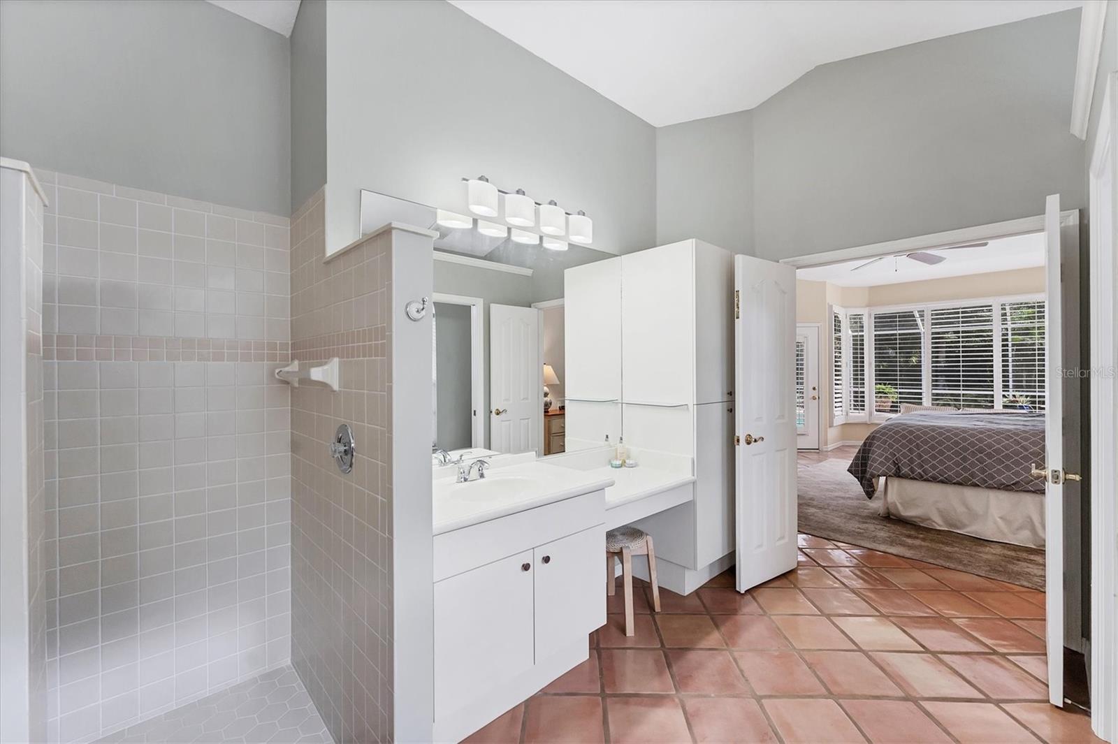 A4649914 Property Photo
