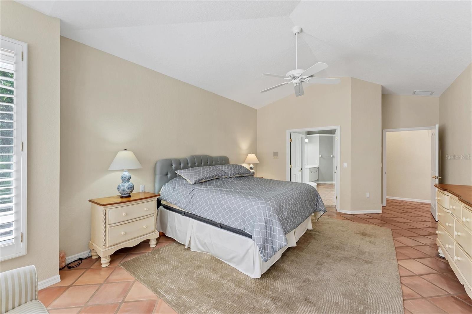 A4649914 Property Photo