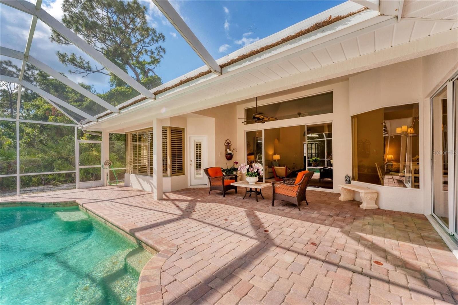 A4649914 Property Photo