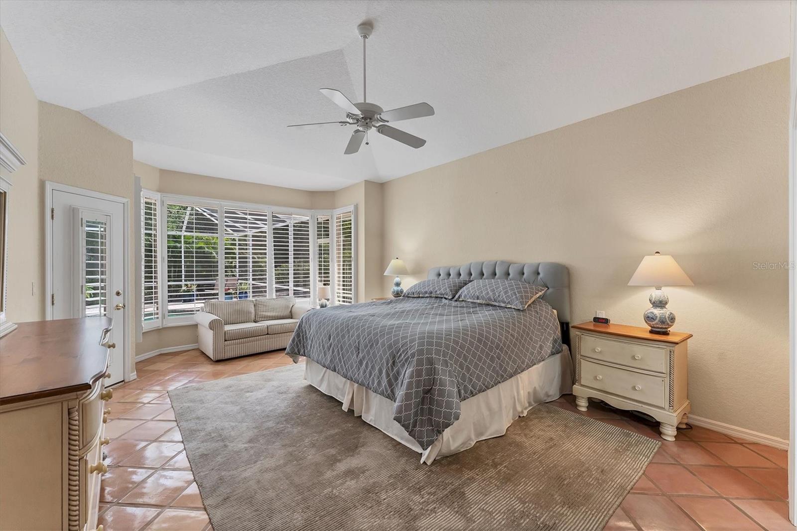 A4649914 Property Photo