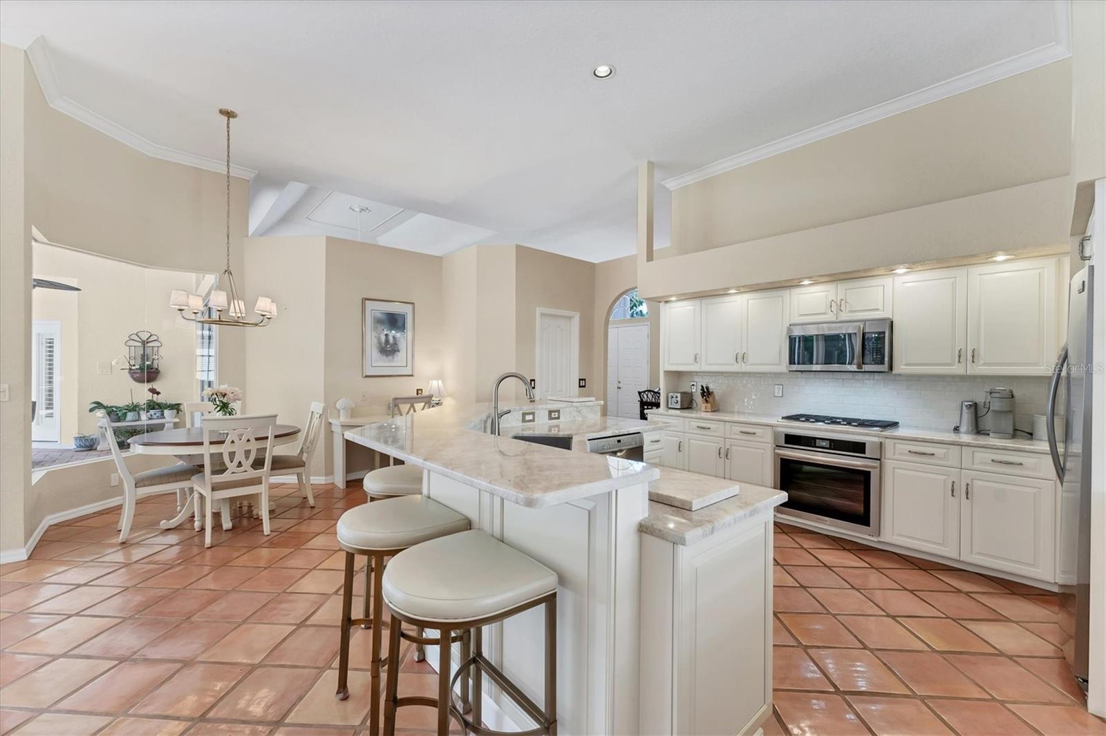 A4649914 Property Photo