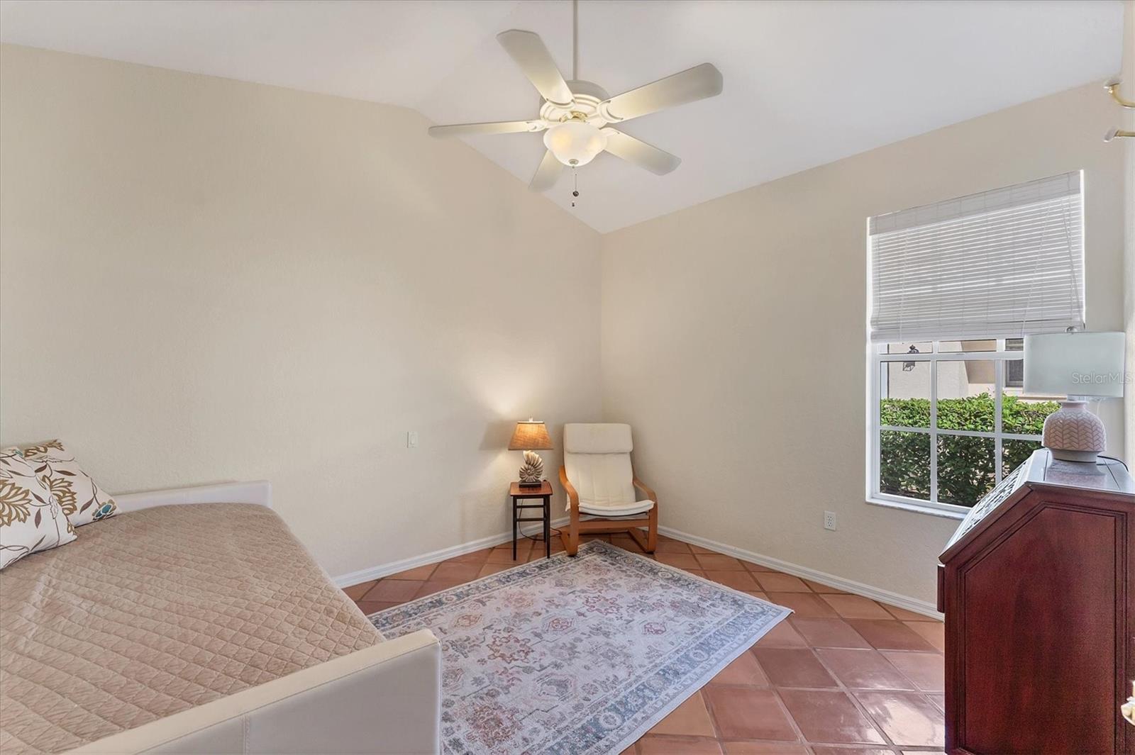 A4649914 Property Photo