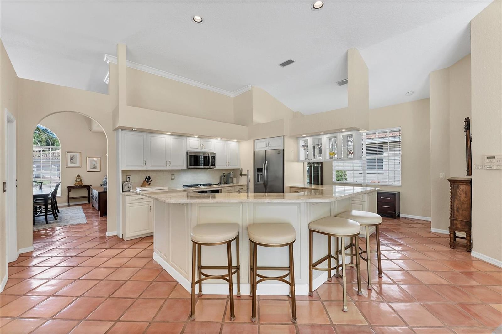 A4649914 Property Photo