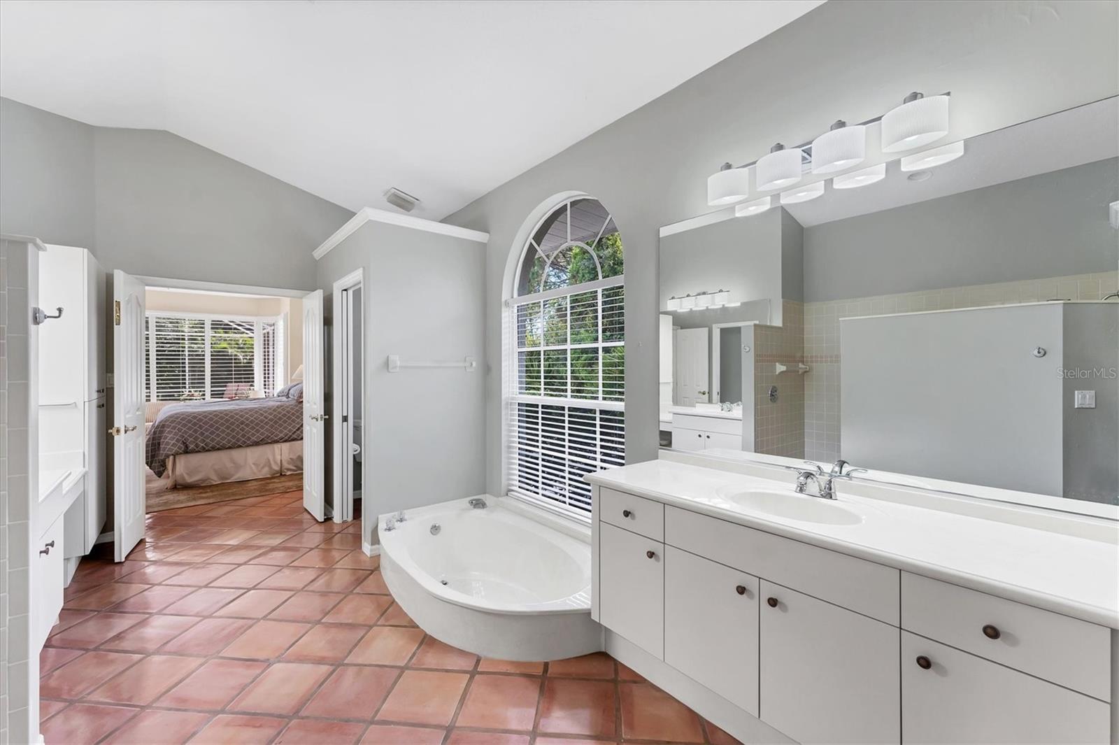 A4649914 Property Photo