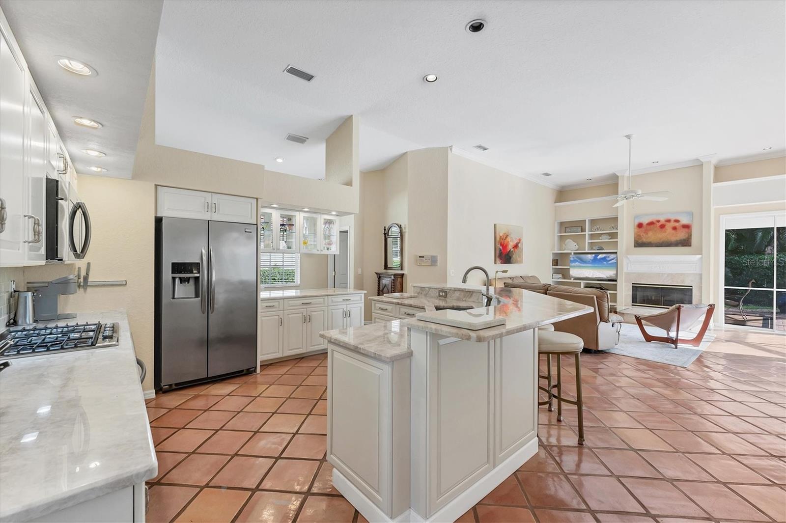 A4649914 Property Photo