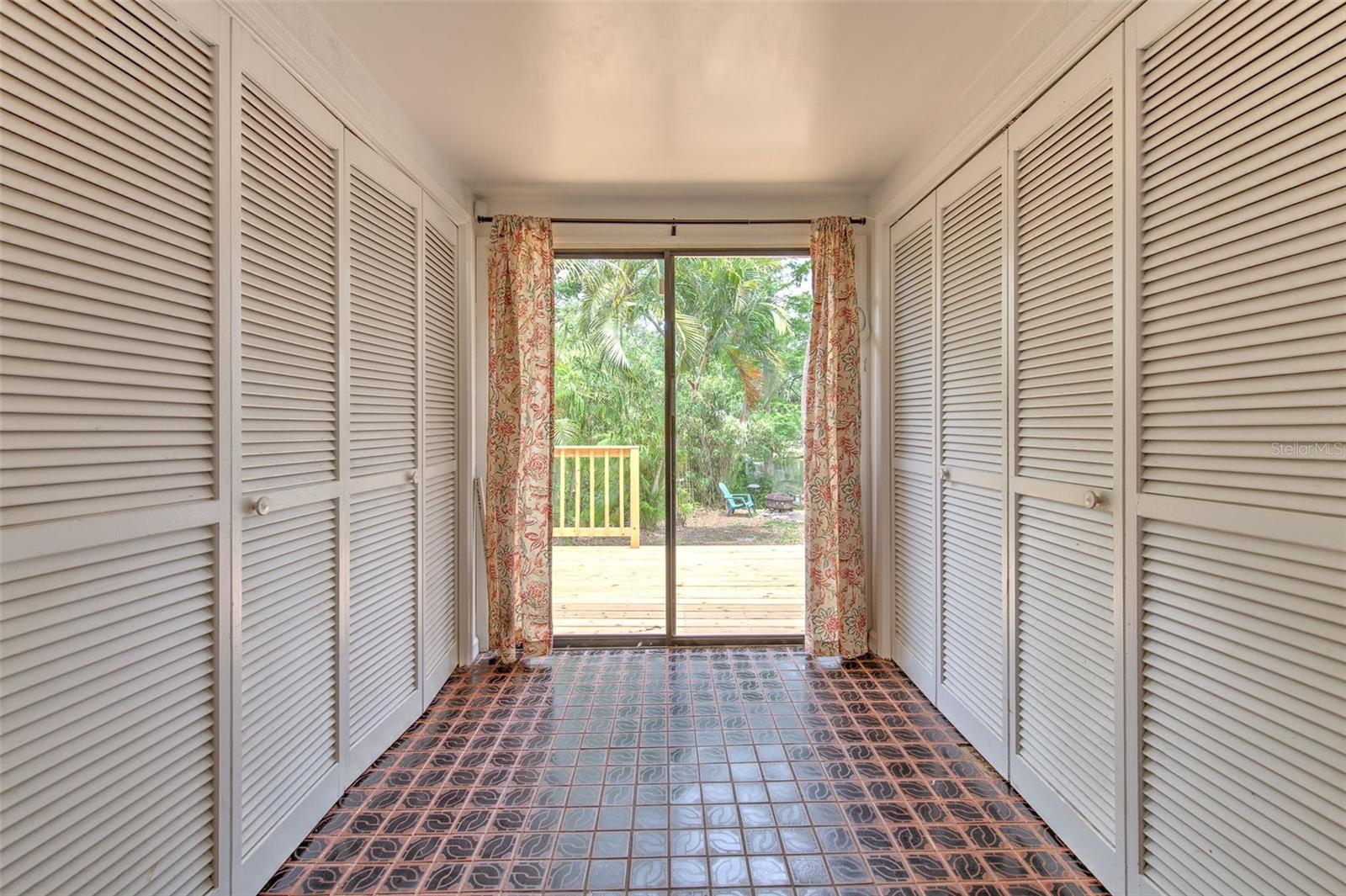 10119 CLIFF CIR, TAMPA, FL, 33612