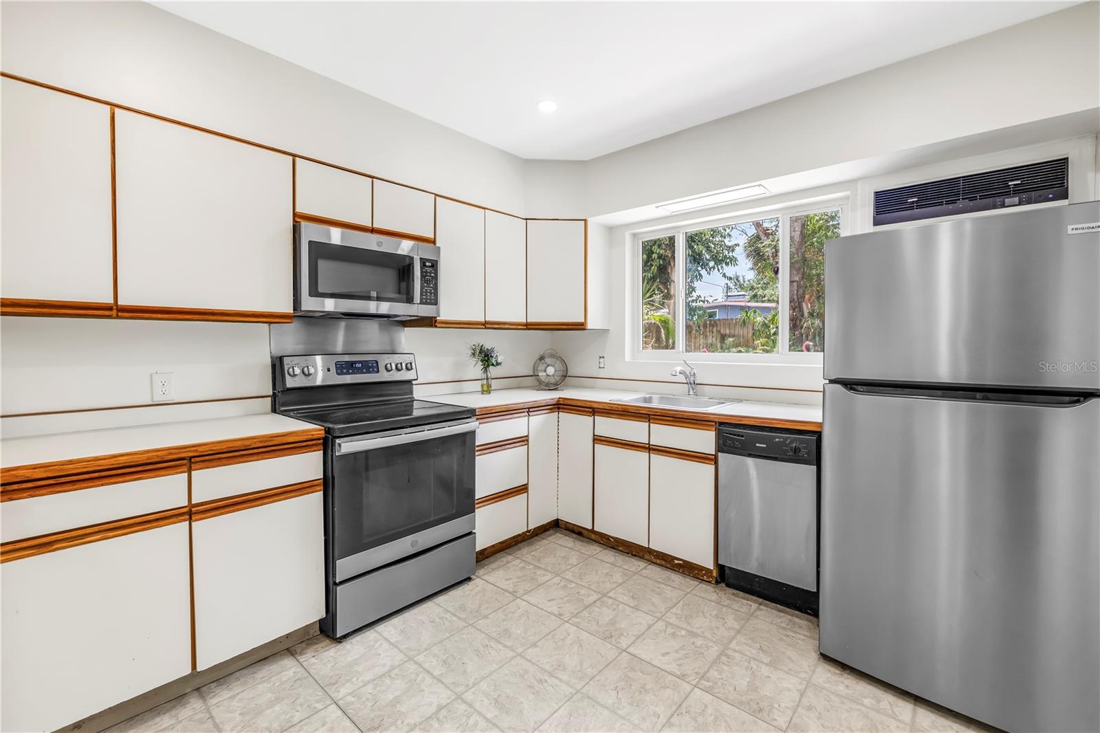 648 MYRTLE WAY S, ST PETERSBURG, FL, 33705