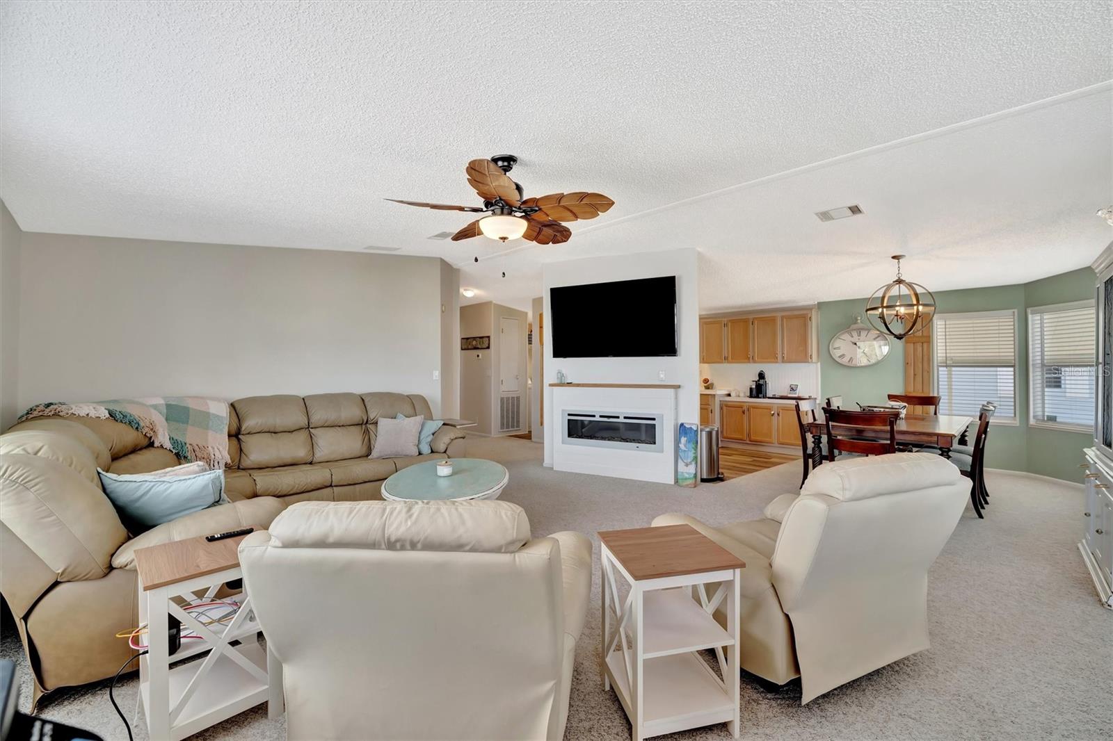 119 E SAINT JOHNS WAY, APOLLO BEACH, FL, 33572