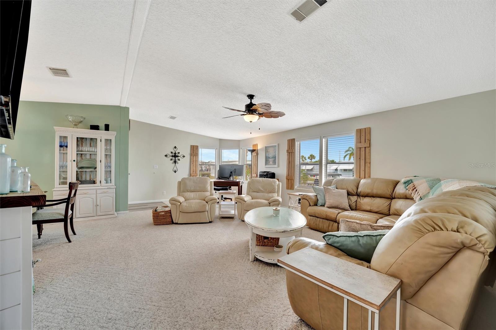 119 E SAINT JOHNS WAY, APOLLO BEACH, FL, 33572