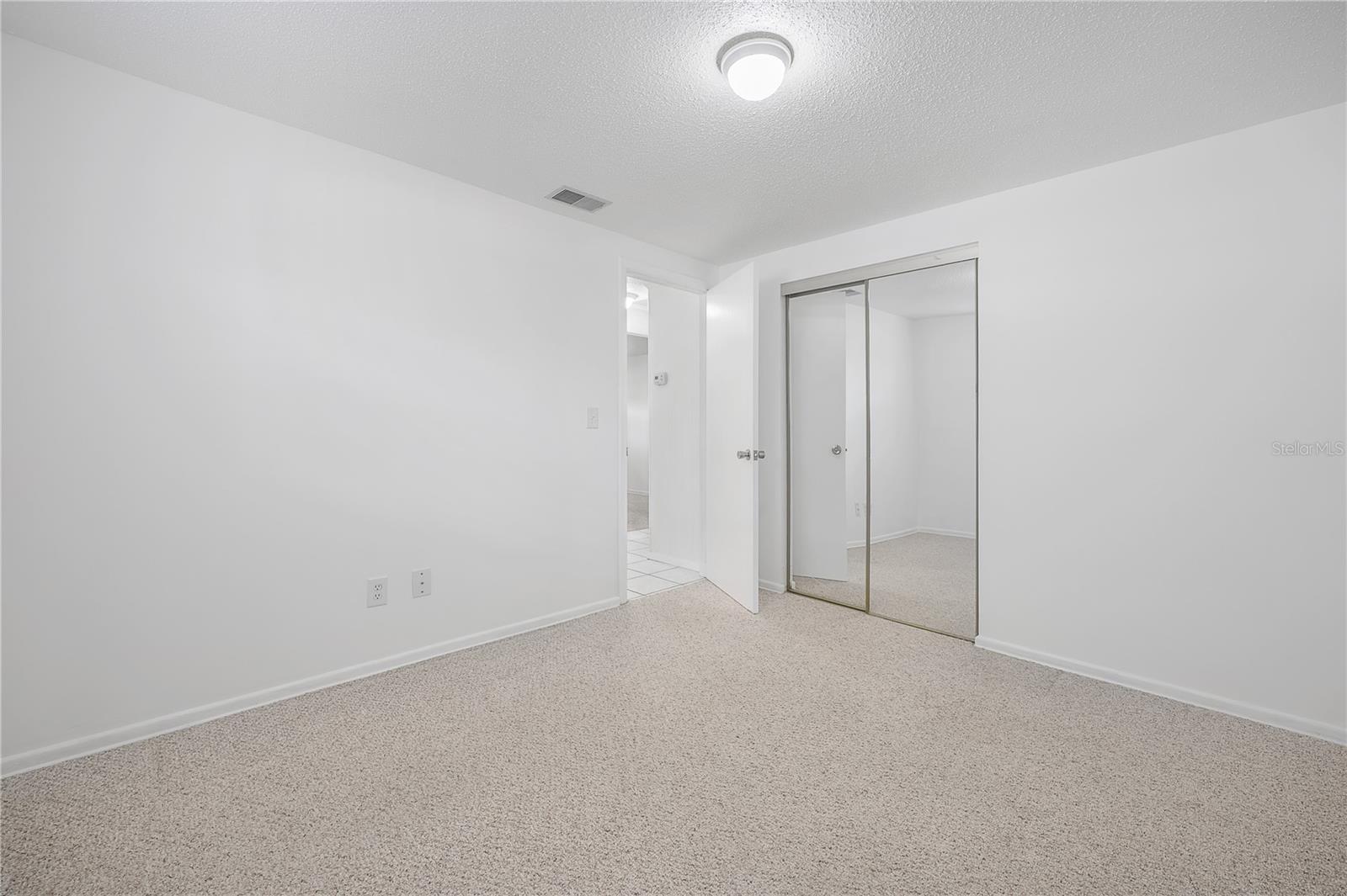 8402 WOODLAKE DR, TAMPA, FL, 33615