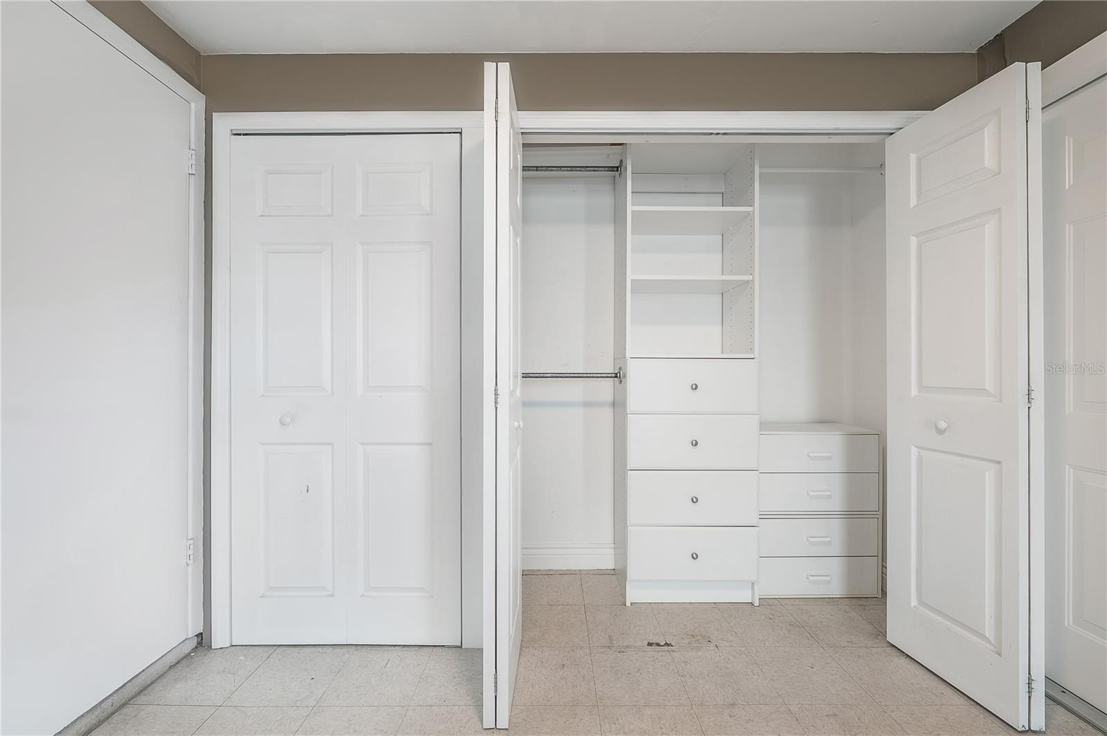 8402 WOODLAKE DR, TAMPA, FL, 33615