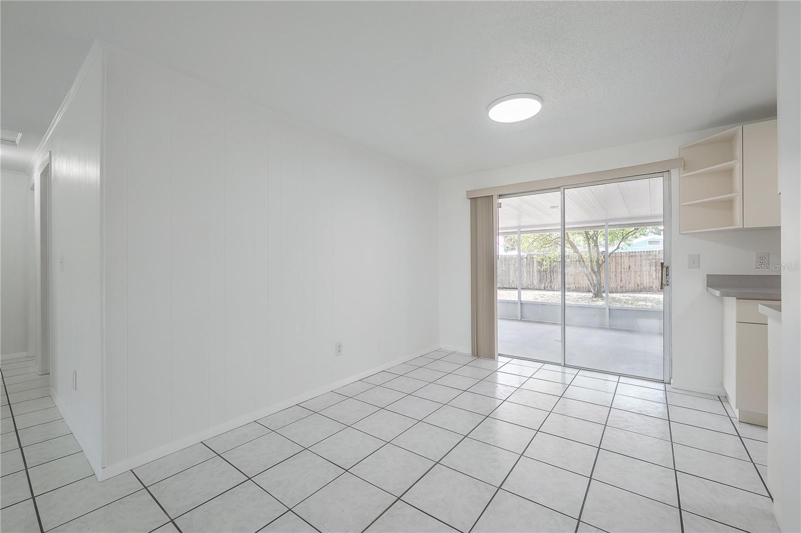 8402 WOODLAKE DR, TAMPA, FL, 33615