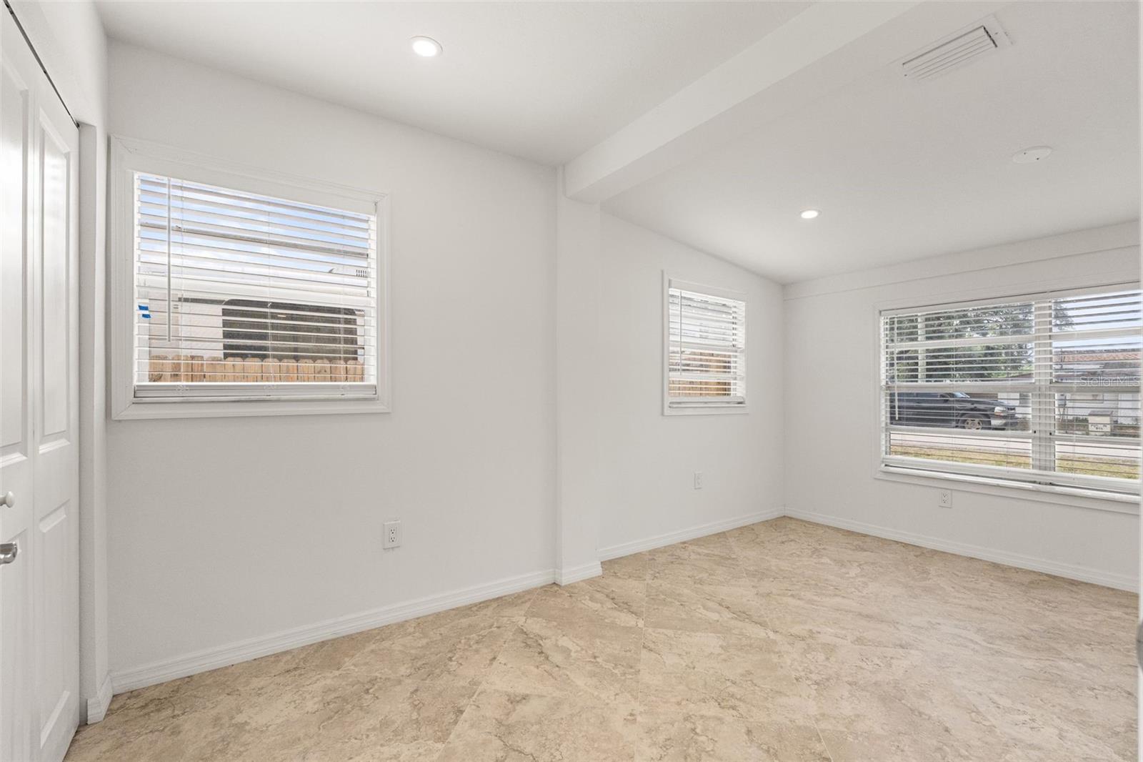 2751 71ST DR E, SARASOTA, FL, 34243