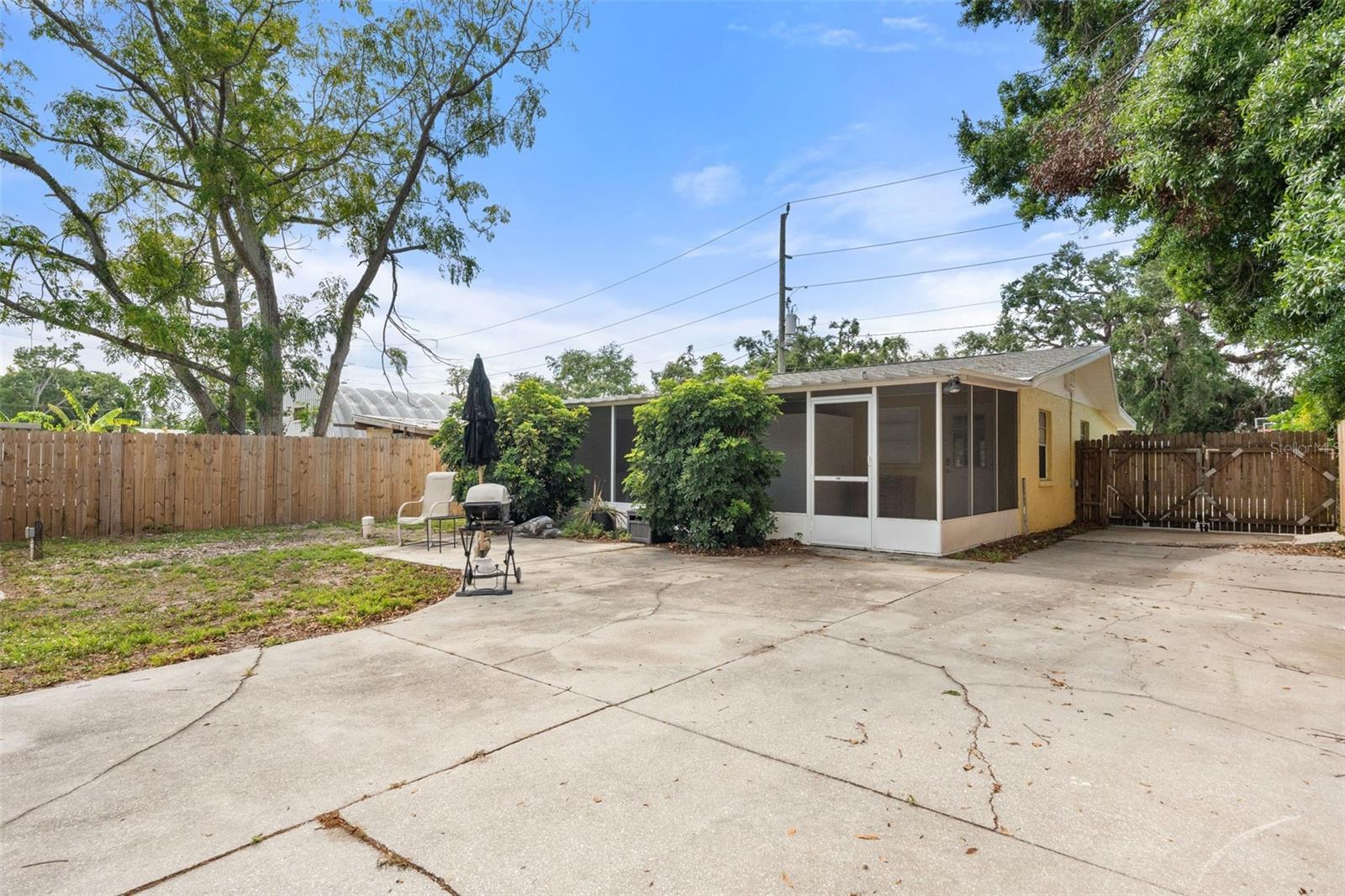 2751 71ST DR E, SARASOTA, FL, 34243