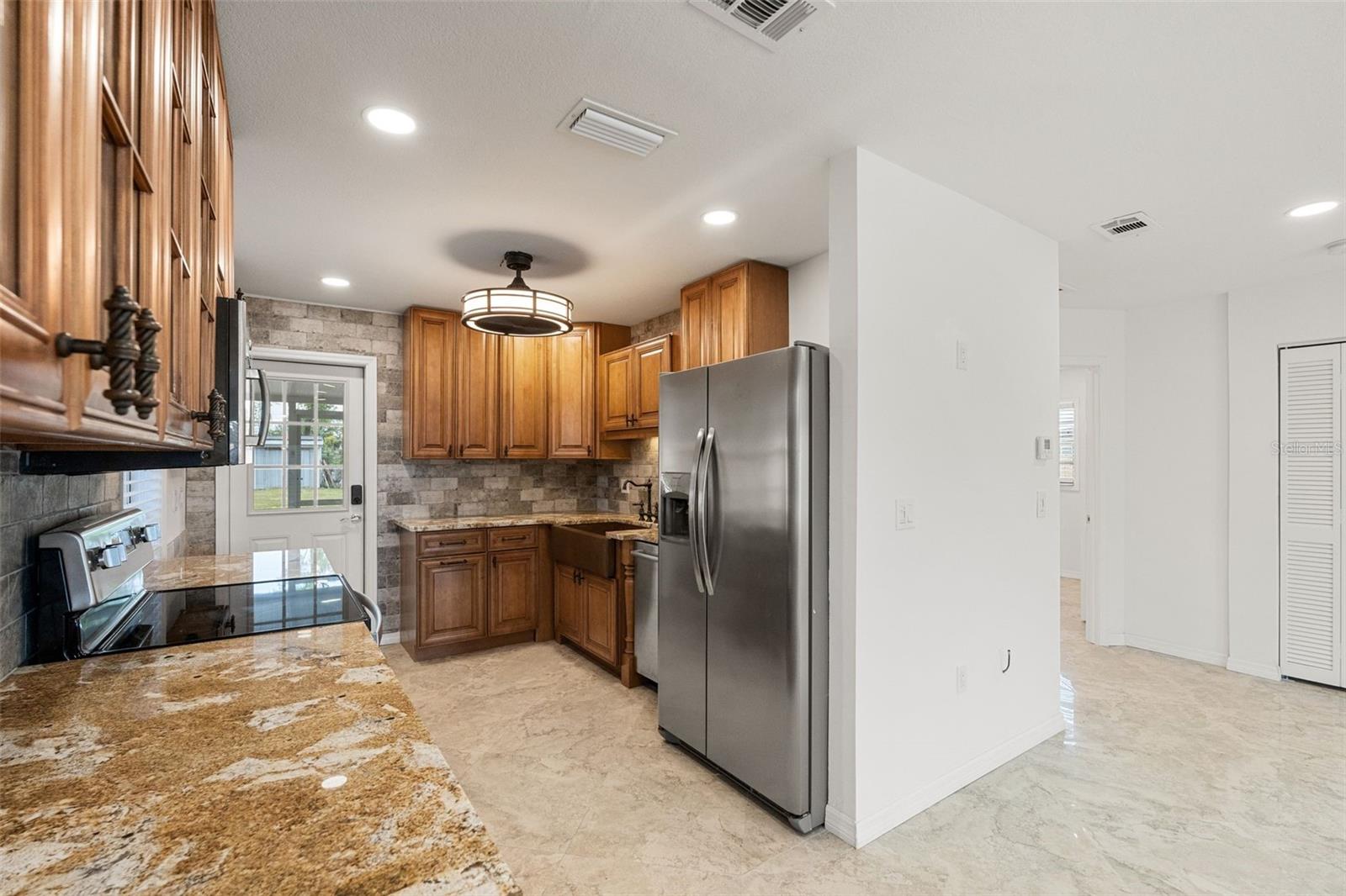 2751 71ST DR E, SARASOTA, FL, 34243