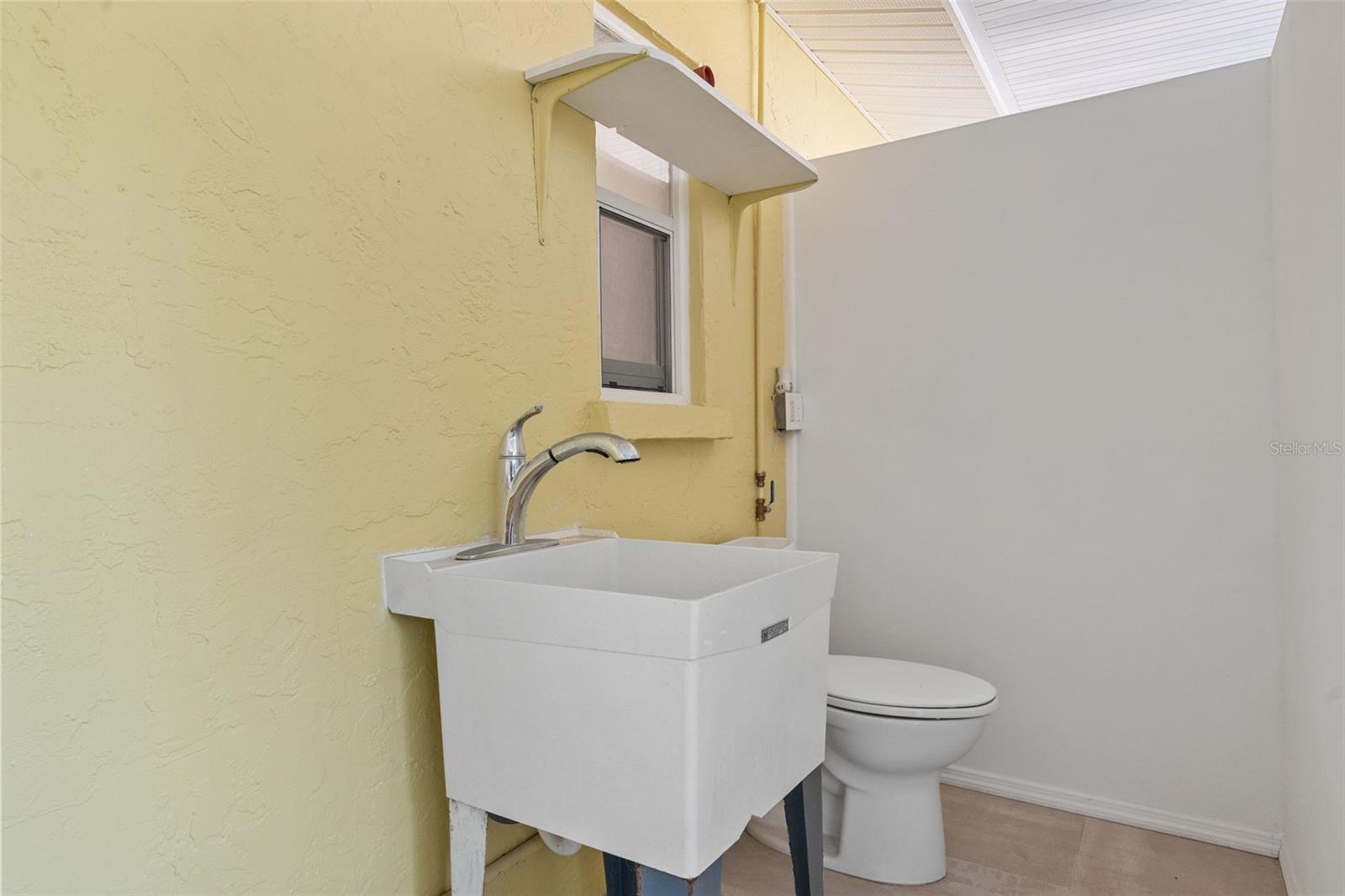 2751 71ST DR E, SARASOTA, FL, 34243