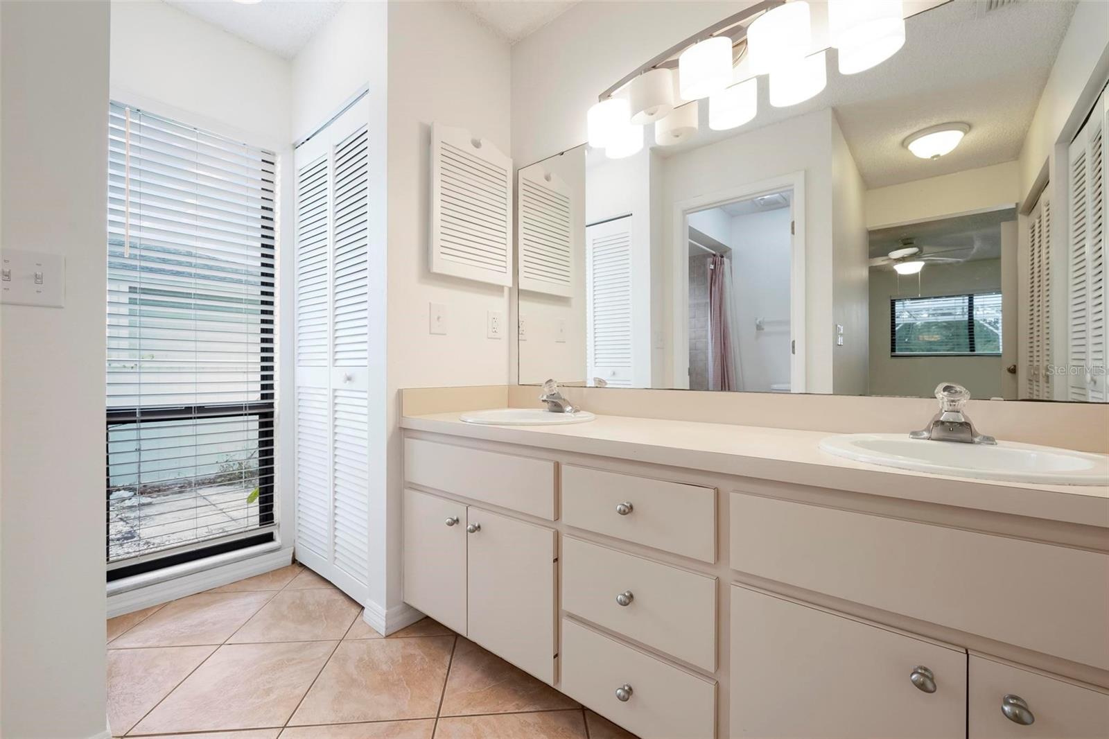 4219 BERKSHIRE DR, SARASOTA, FL, 34241