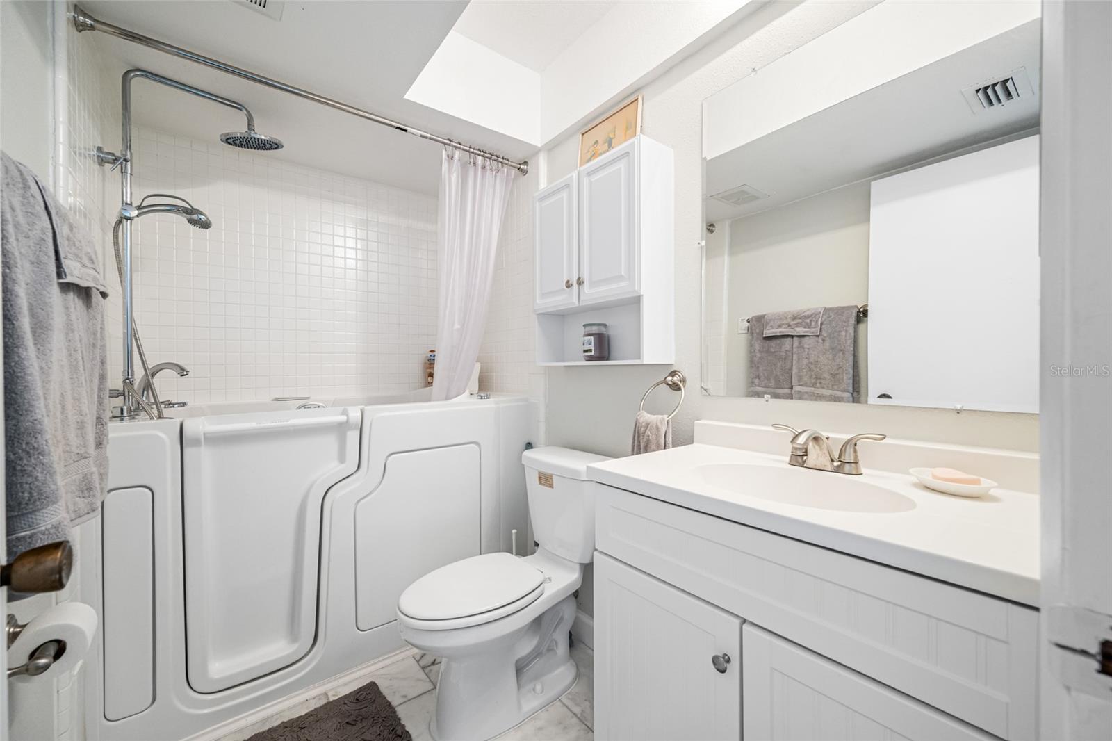 4212 FAIRWAY CIR, TAMPA, FL, 33618