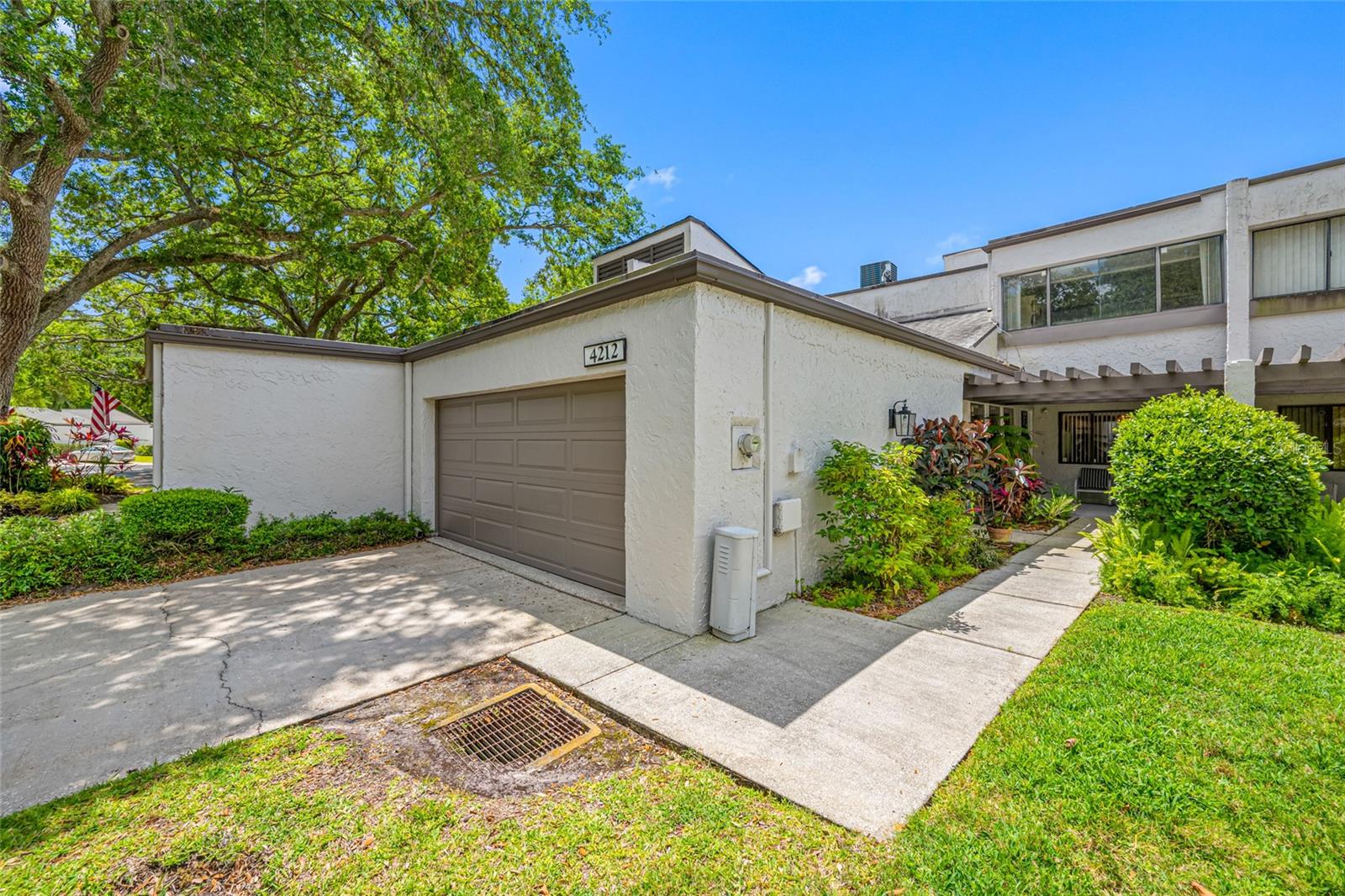 4212 FAIRWAY CIR, TAMPA, FL, 33618