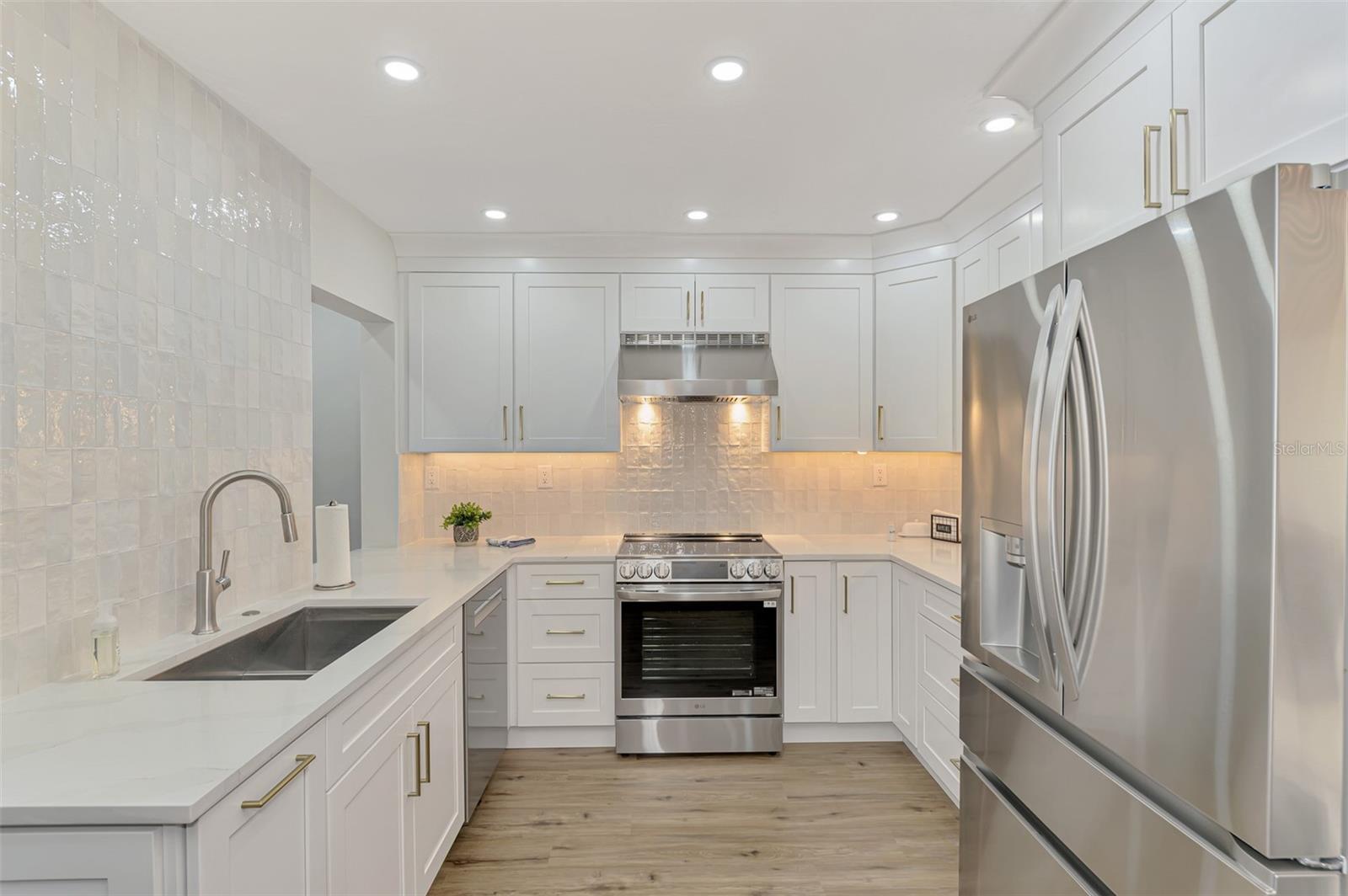 225 HOURGLASS WAY #101, SARASOTA, FL, 34242