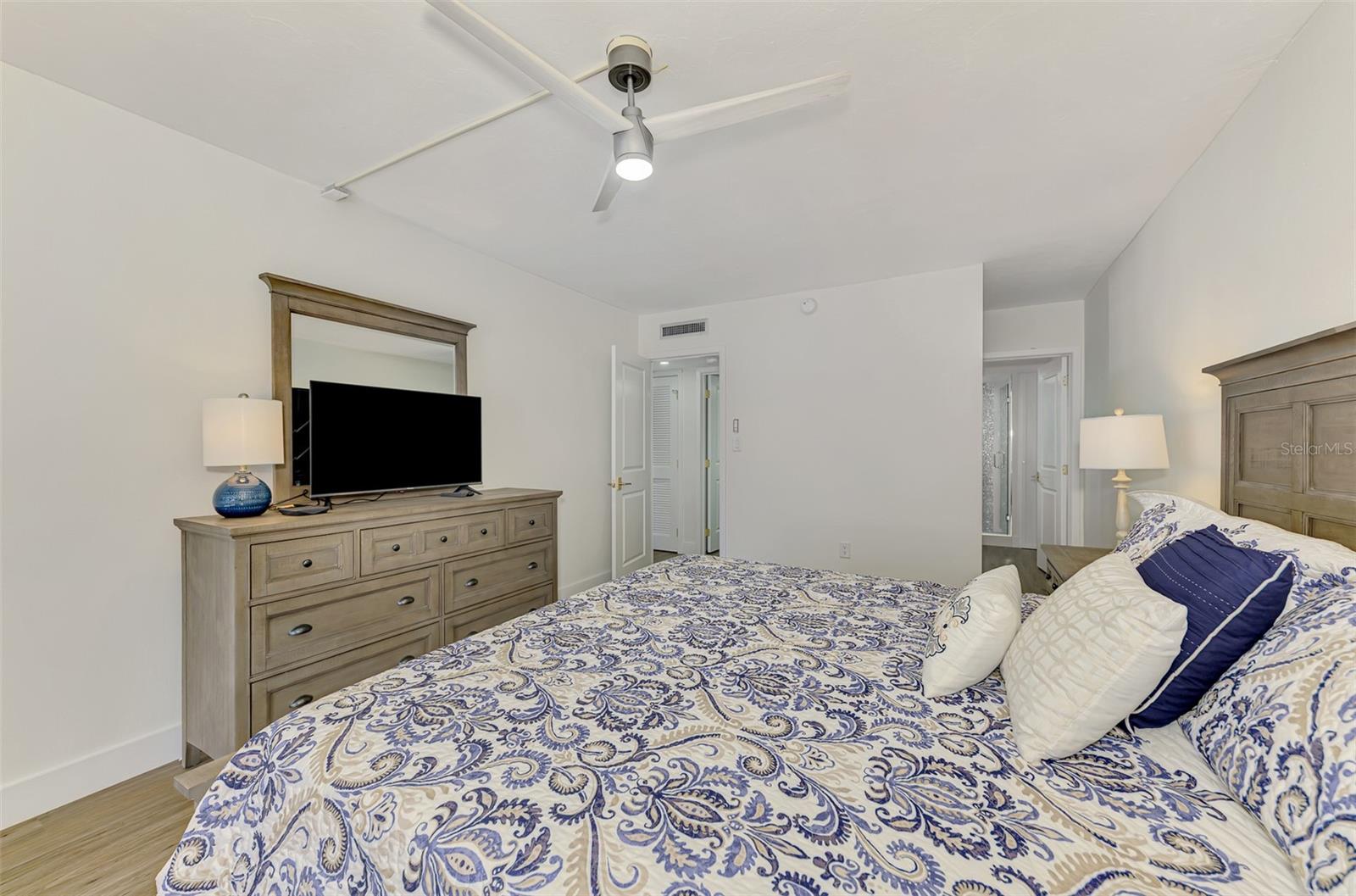 225 HOURGLASS WAY #101, SARASOTA, FL, 34242