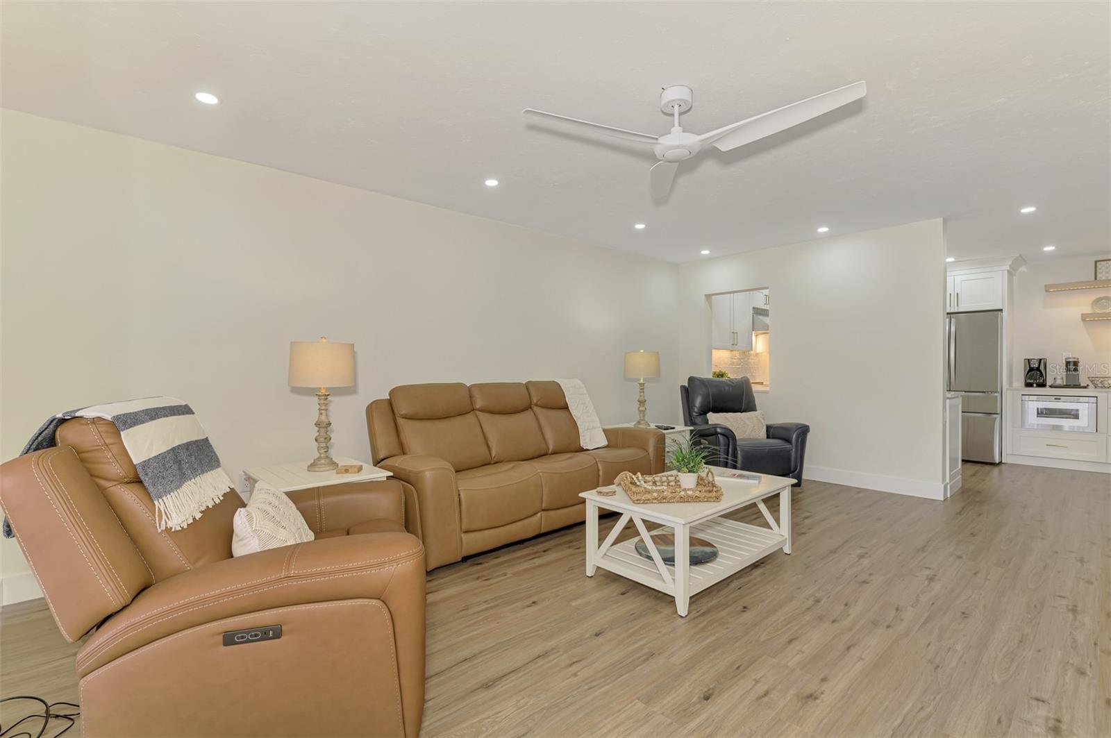 225 HOURGLASS WAY #101, SARASOTA, FL, 34242