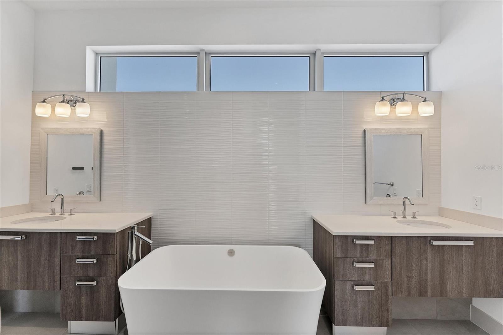 219 COSMOPOLITAN CT, SARASOTA, FL, 34236