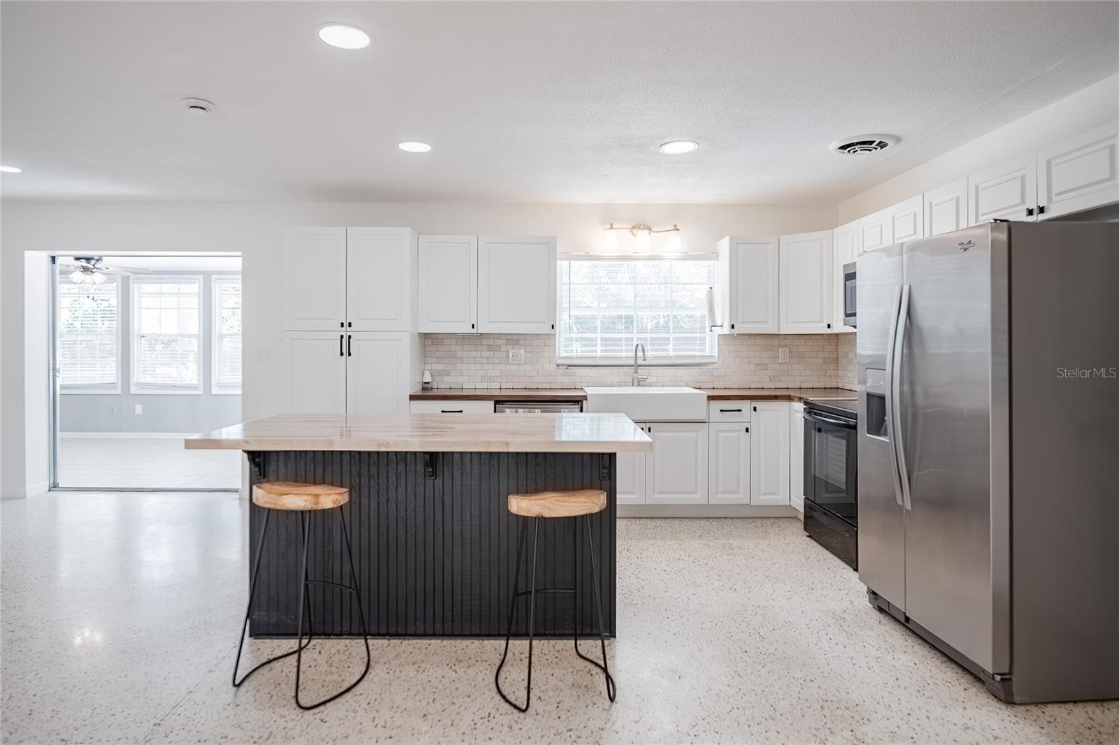 3880 CLEVELAND HEIGHTS BLVD, LAKELAND, FL, 33813