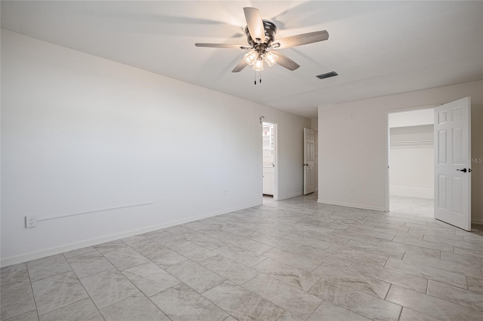 3880 CLEVELAND HEIGHTS BLVD, LAKELAND, FL, 33813